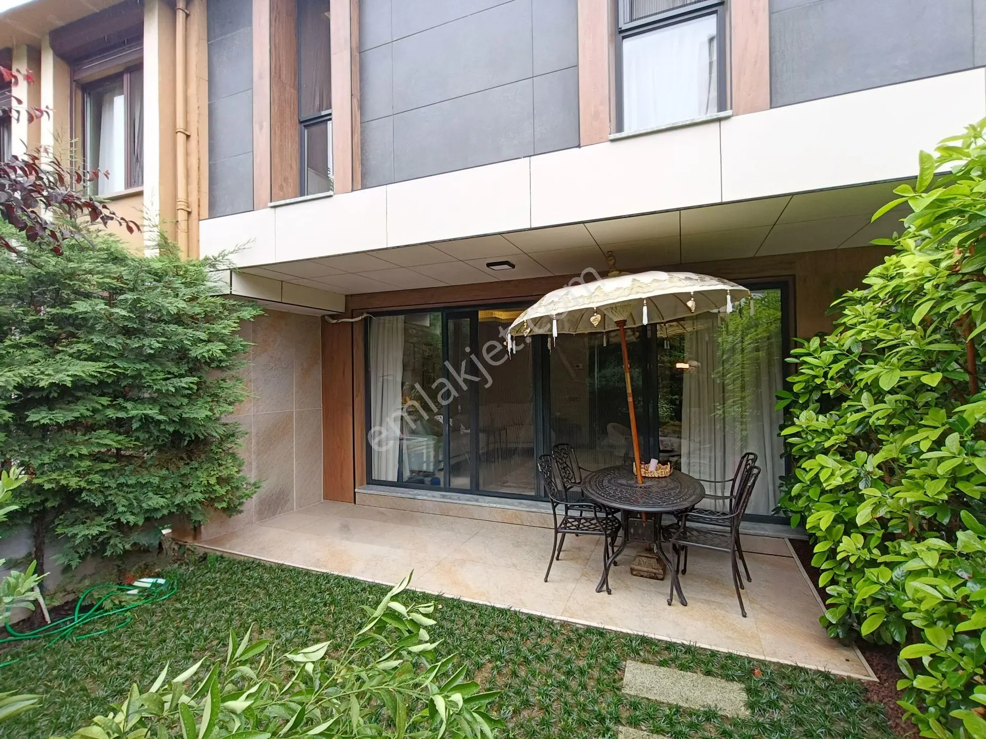 Atakent'te Site İçi Hem Konut Hem İş Yerine Uygun Satılık Lüks Villa - Görsel 3