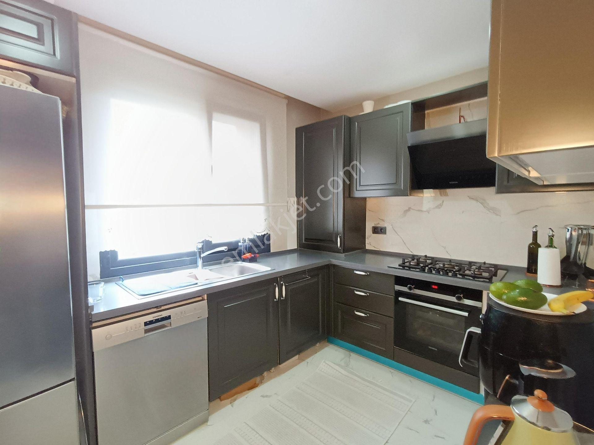Atakent'te Site İçi Hem Konut Hem İş Yerine Uygun Satılık Lüks Villa - Görsel 8