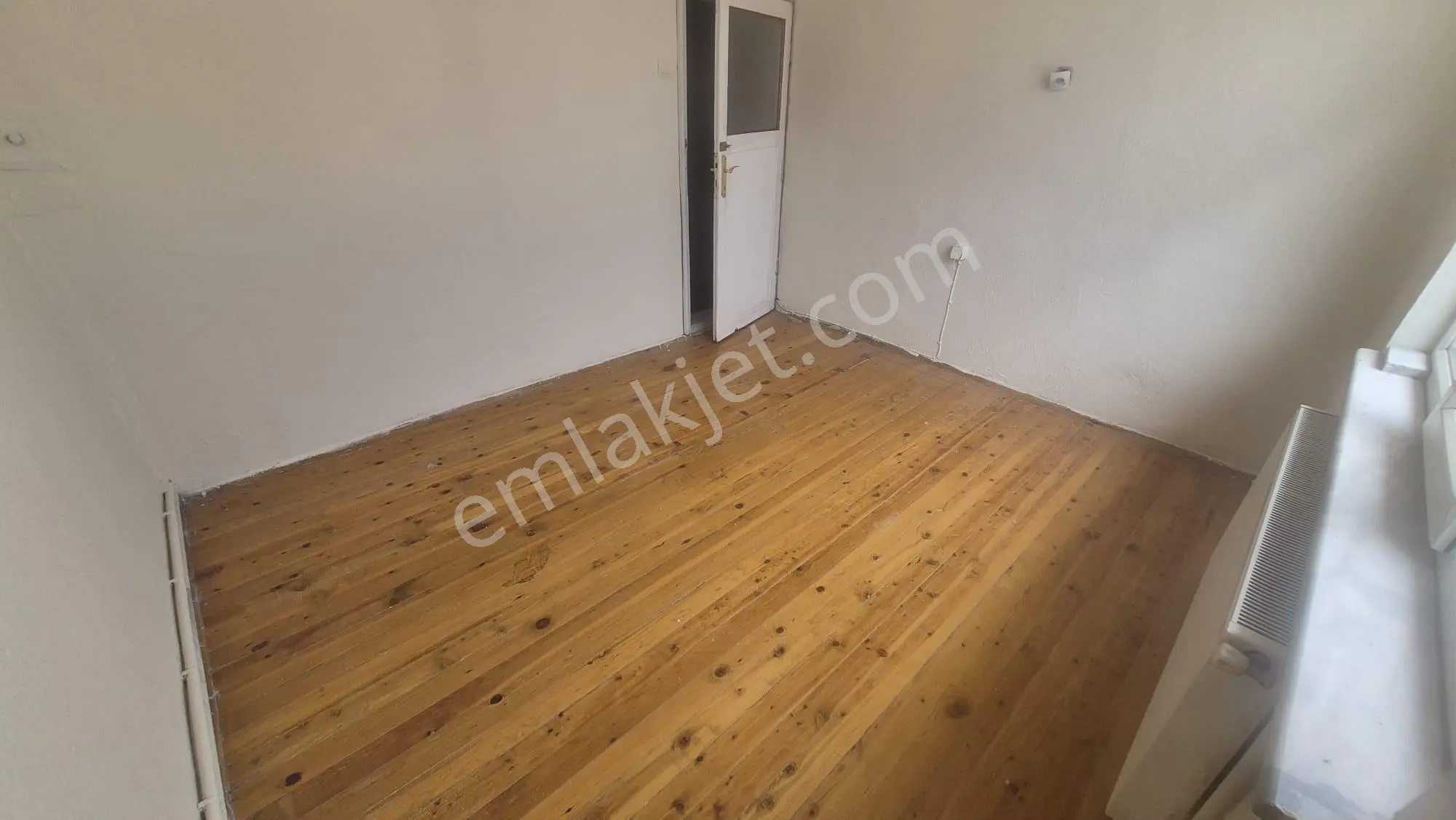 Emin Emlak Satıyor.. Cumhuriyet Mahallesi 3+1 Tadilatlık Fırsat Daire - Görsel 3