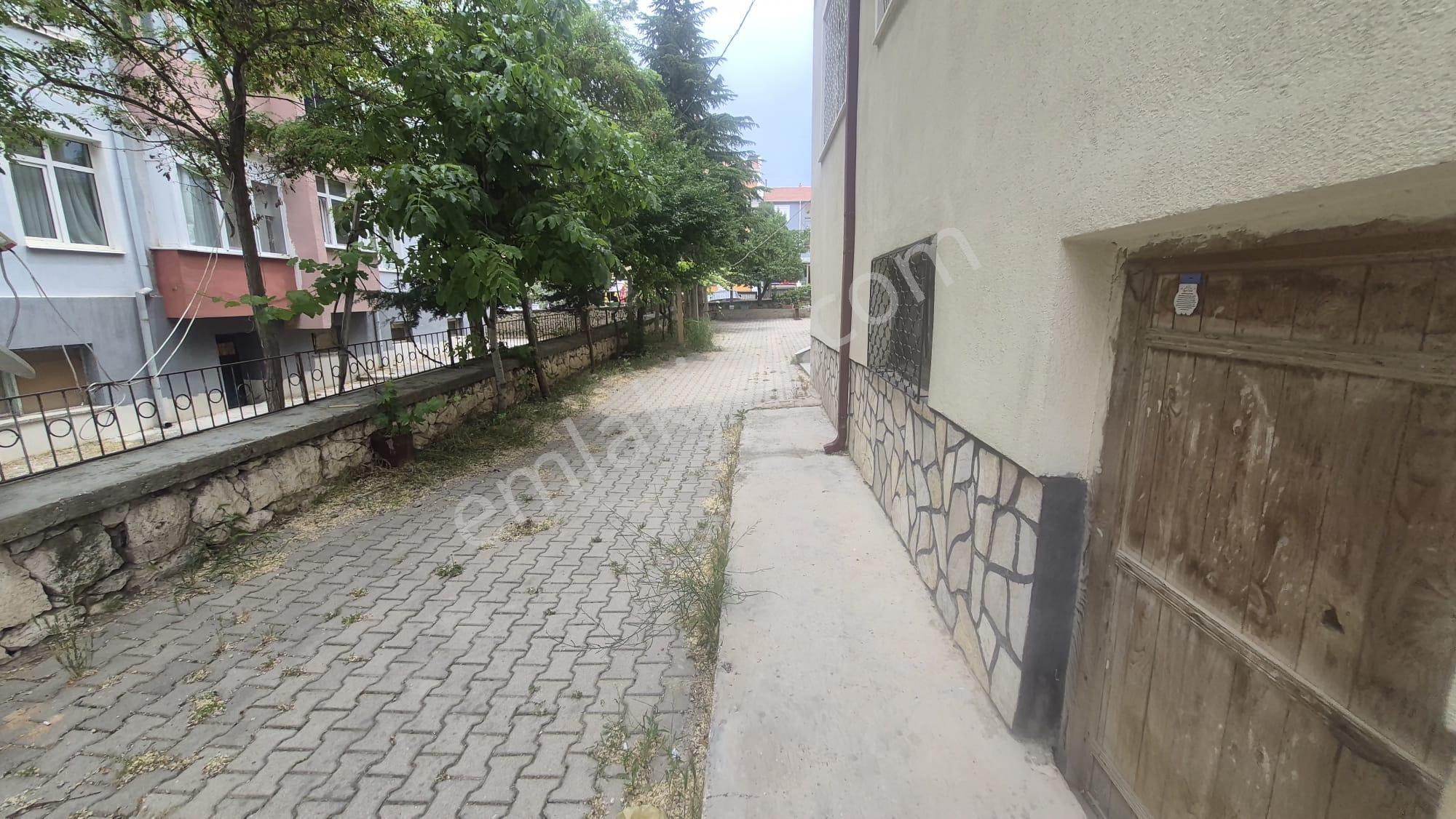 Emin Emlak Satıyor.. Cumhuriyet Mahallesi 3+1 Tadilatlık Fırsat Daire - Görsel 13