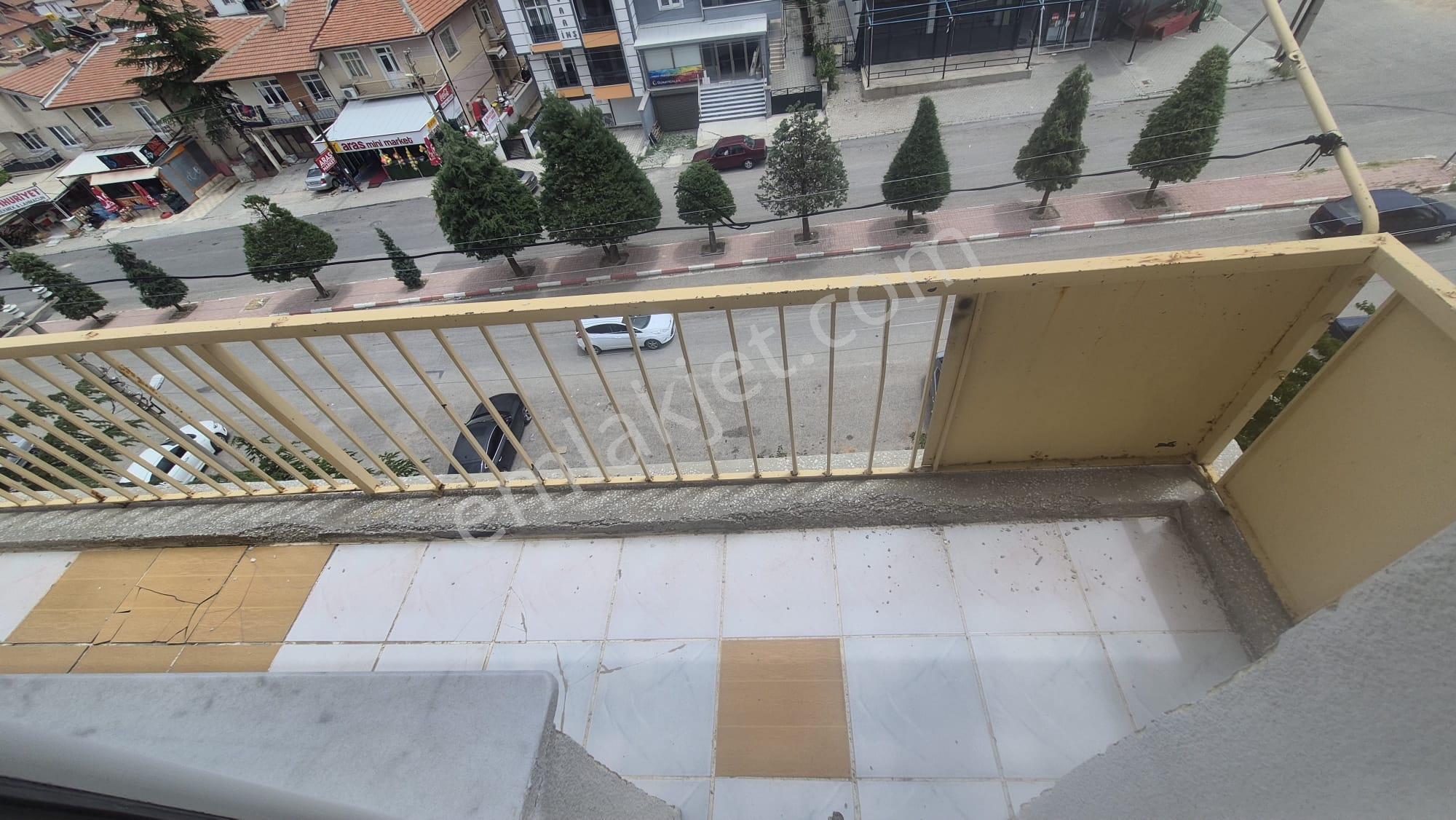 Emin Emlak Satıyor.. Cumhuriyet Mahallesi 3+1 Tadilatlık Fırsat Daire - Görsel 10
