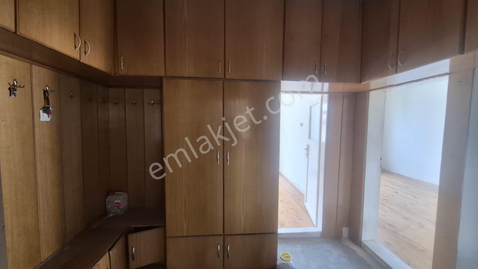 Emin Emlak Satıyor.. Cumhuriyet Mahallesi 3+1 Tadilatlık Fırsat Daire - Görsel 12