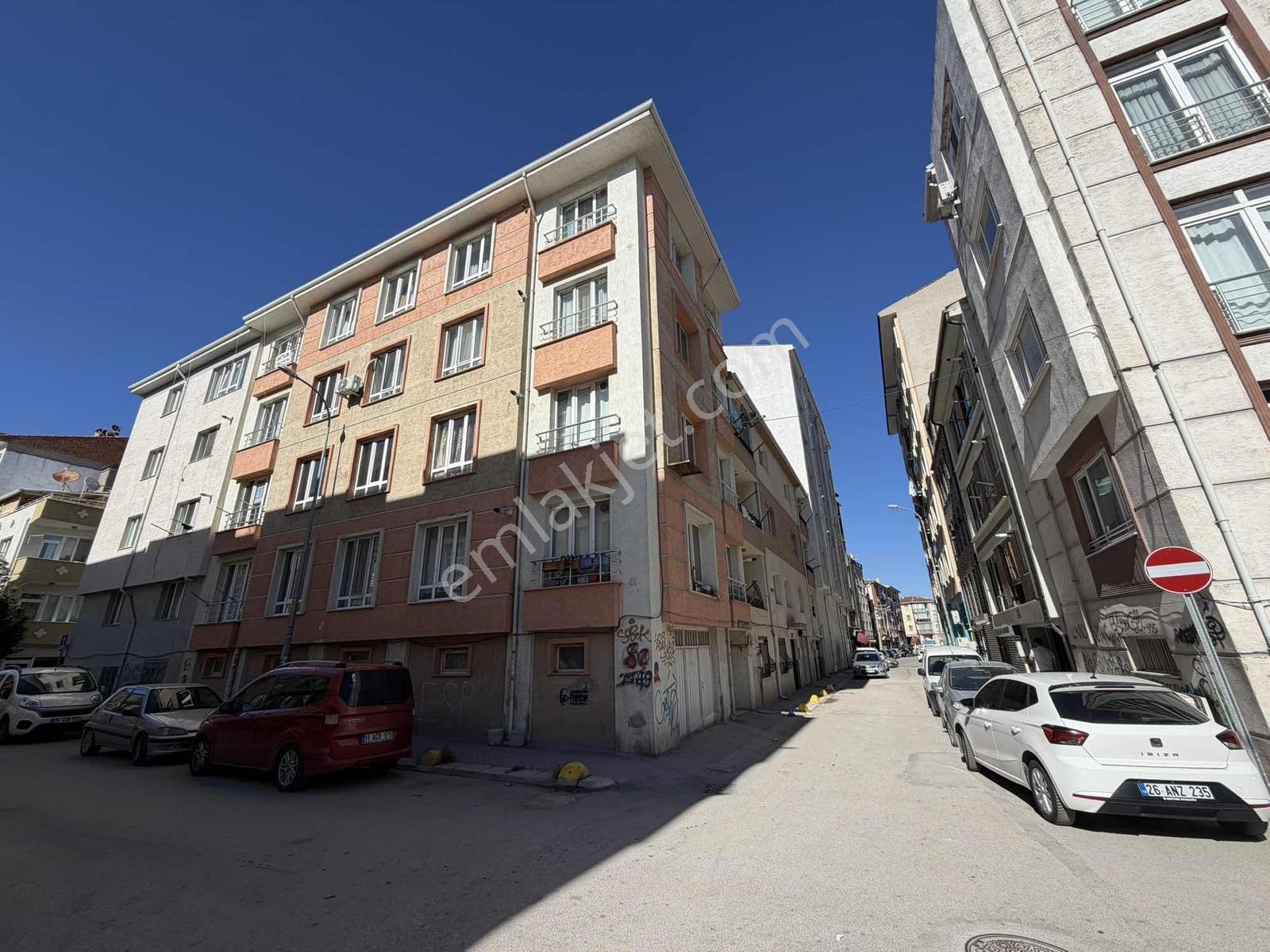 Akademi'den Ara Kat Ön Cephe Ayrı Mutfaklı Kiralık 1+1 - Görsel 16