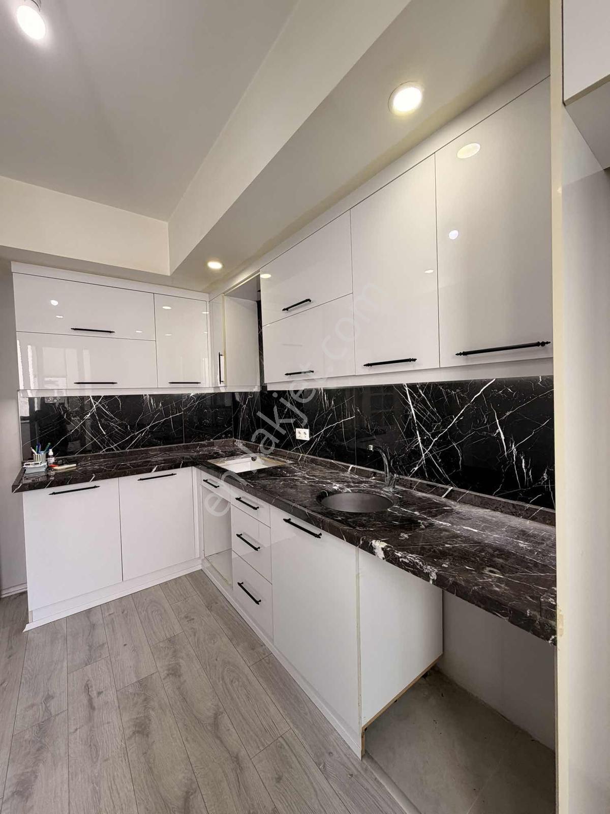 Bmk'dan Merkezi Konumda Kiralık Lüks 2+1 Daire - Görsel 2