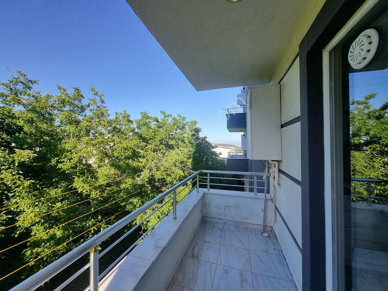 Kocaeli İzmit Gündoğdu Yeşilova Mah Satılık 2+1 Arakat Daire - Görsel 9