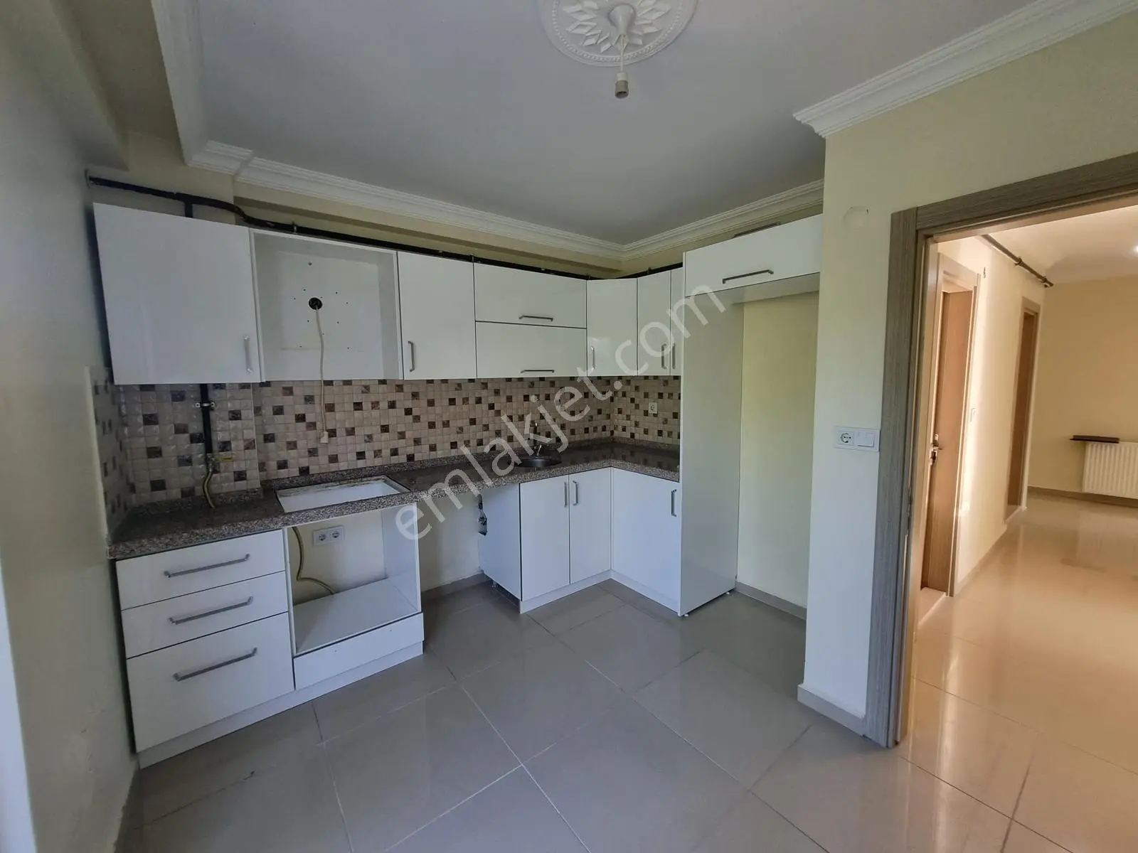 Kocaeli İzmit Gündoğdu Yeşilova Mah Satılık 2+1 Arakat Daire