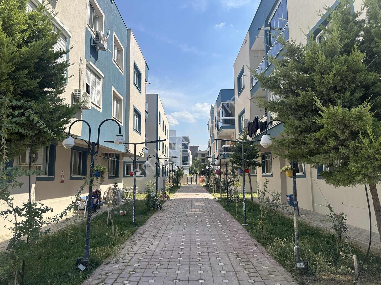 Çözüm Emlak'tan Muradiye'de Site İçinde Karanlıksız 2+1 Daire - Görsel 6