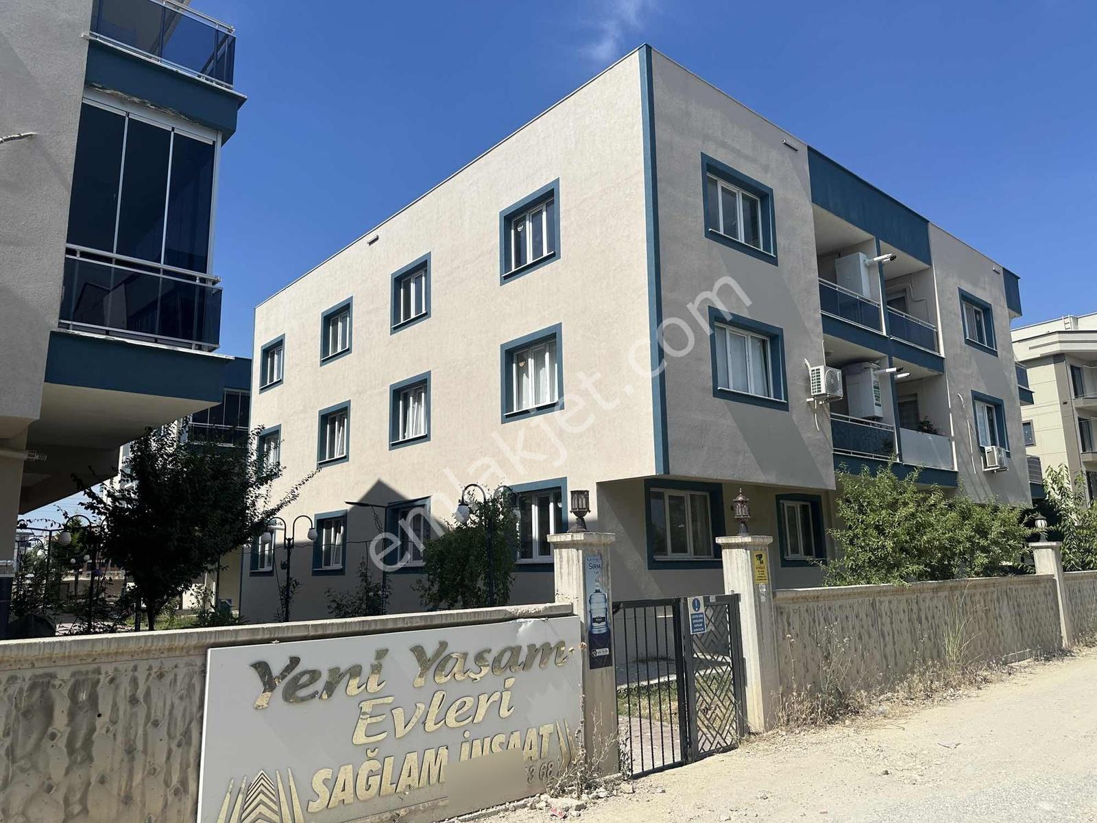 Çözüm Emlak'tan Muradiye'de Site İçinde Karanlıksız 2+1 Daire