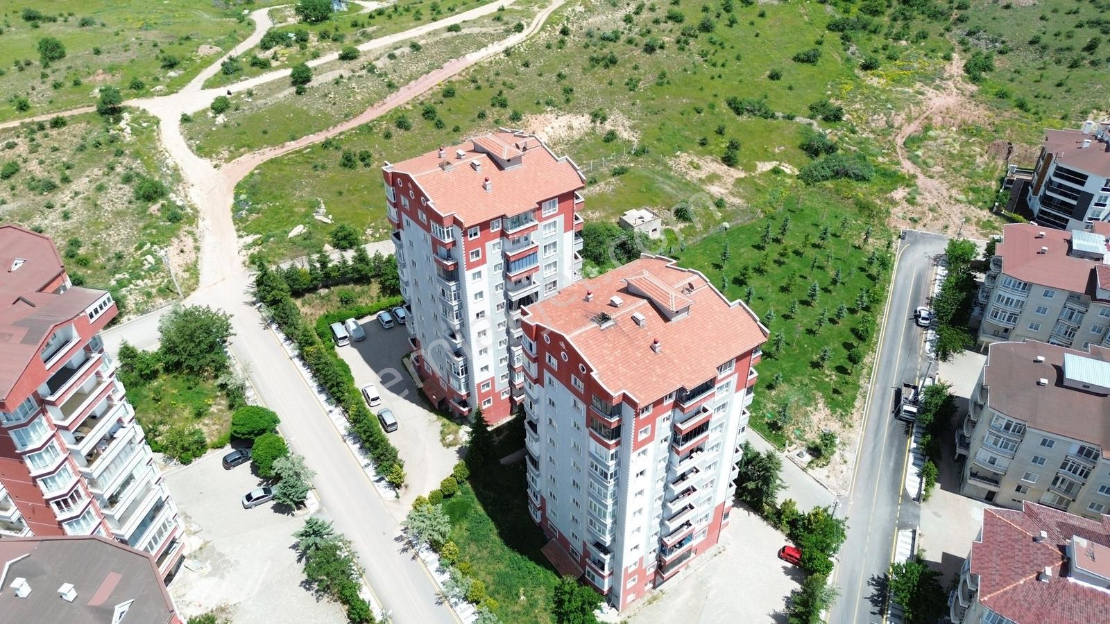 2000 Evler Mah.de Sultanpark Sitesinde D-g-b Cephe Satılık 4+1 - Görsel 14