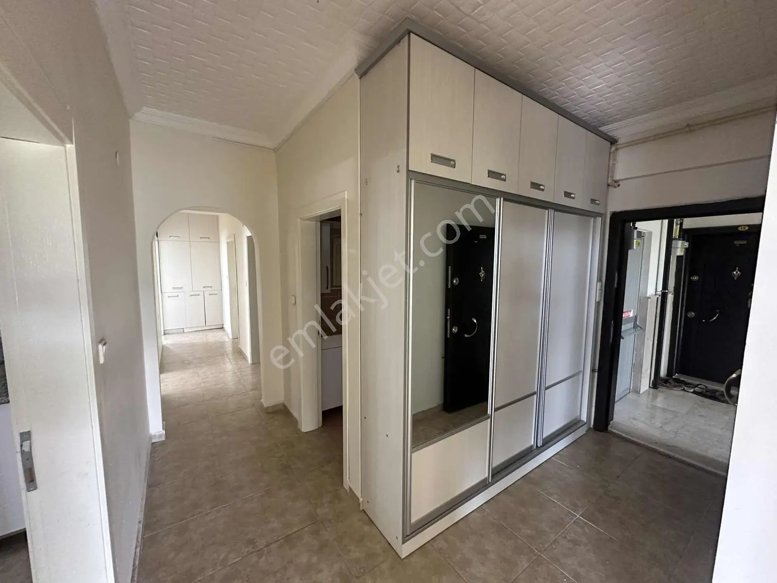 2000 Evler Mah.de Sultanpark Sitesinde D-g-b Cephe Satılık 4+1 - Görsel 4