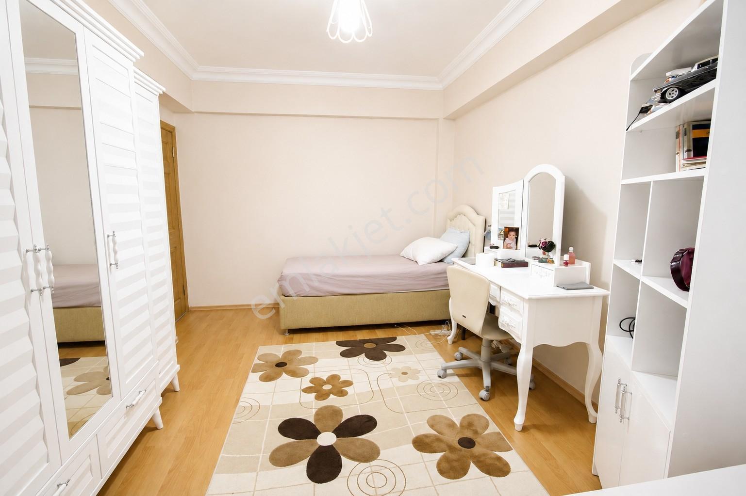 Bahçelievler Basın Sitesi 2006 Yapımı, İskanlı, Asansörlü, 169m2 - Görsel 22