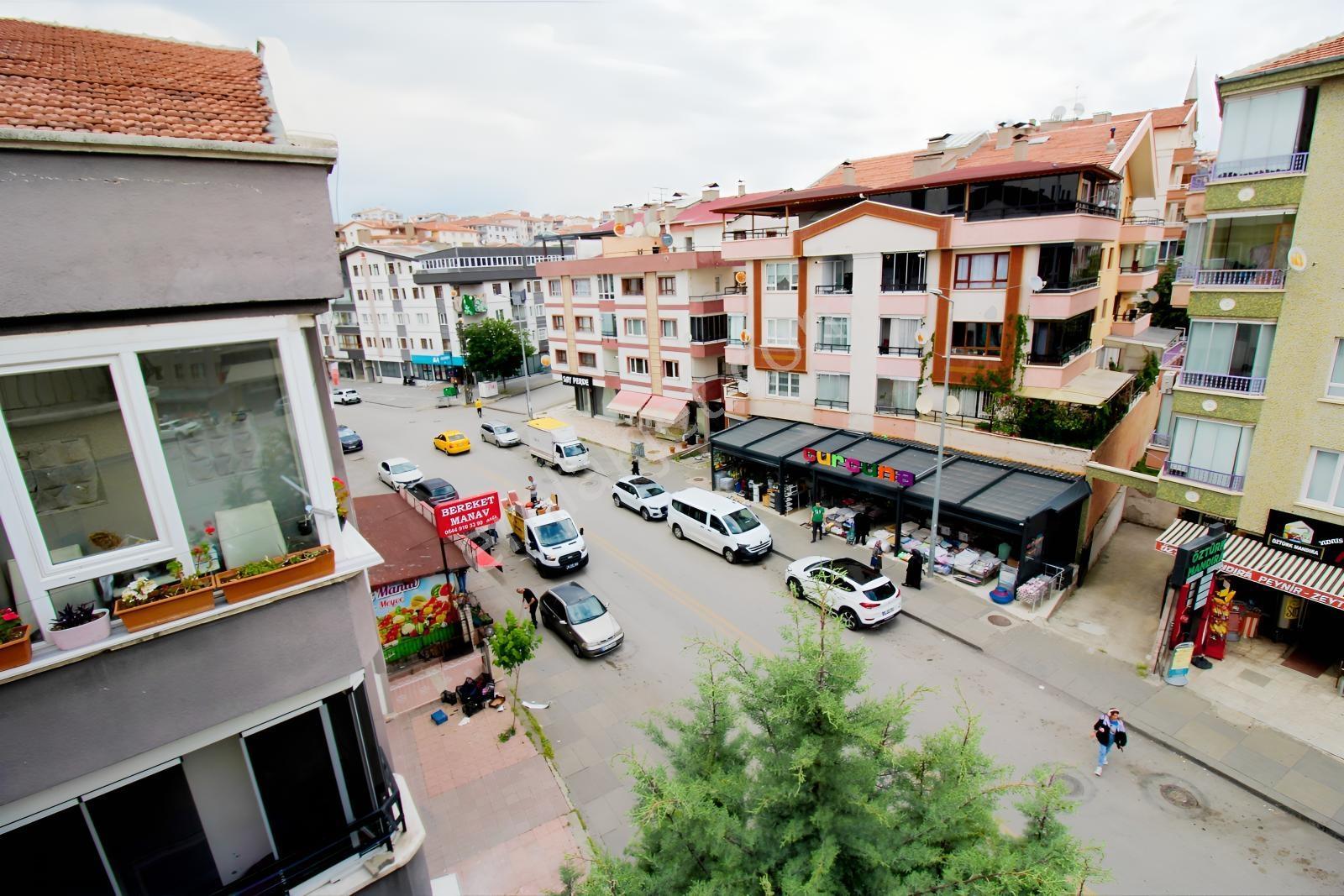 Krc'den Bahçelerüstü Mah.şehit İdris Caddesi Üzerinde Katta 3+1 - Görsel 32
