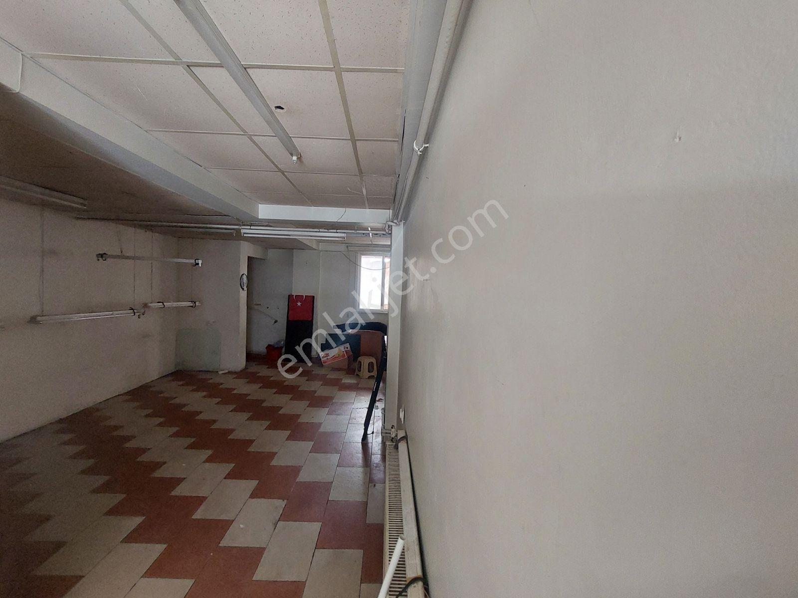 Ayışığından Molla Gürani Metrosuna Yakın 80 M2 Kiralık Dükkan - Görsel 4
