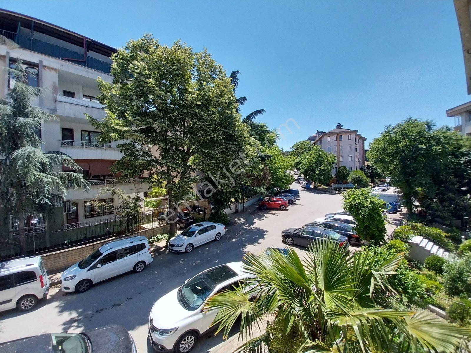 Altunizade Erzurum Sitesinde Çift Balkonlu Ankastre Mutfaklı - Görsel 10
