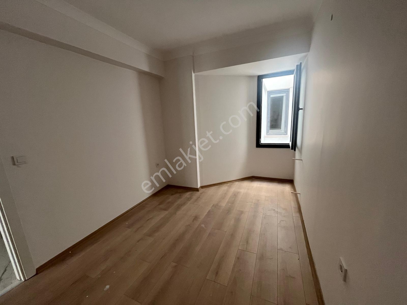Sahibinden Karşıyaka İmbatlı’da Merkezi Konumda, Kapalı Otoparklı, Engelliye Uygun Modern Daire - Görsel 16