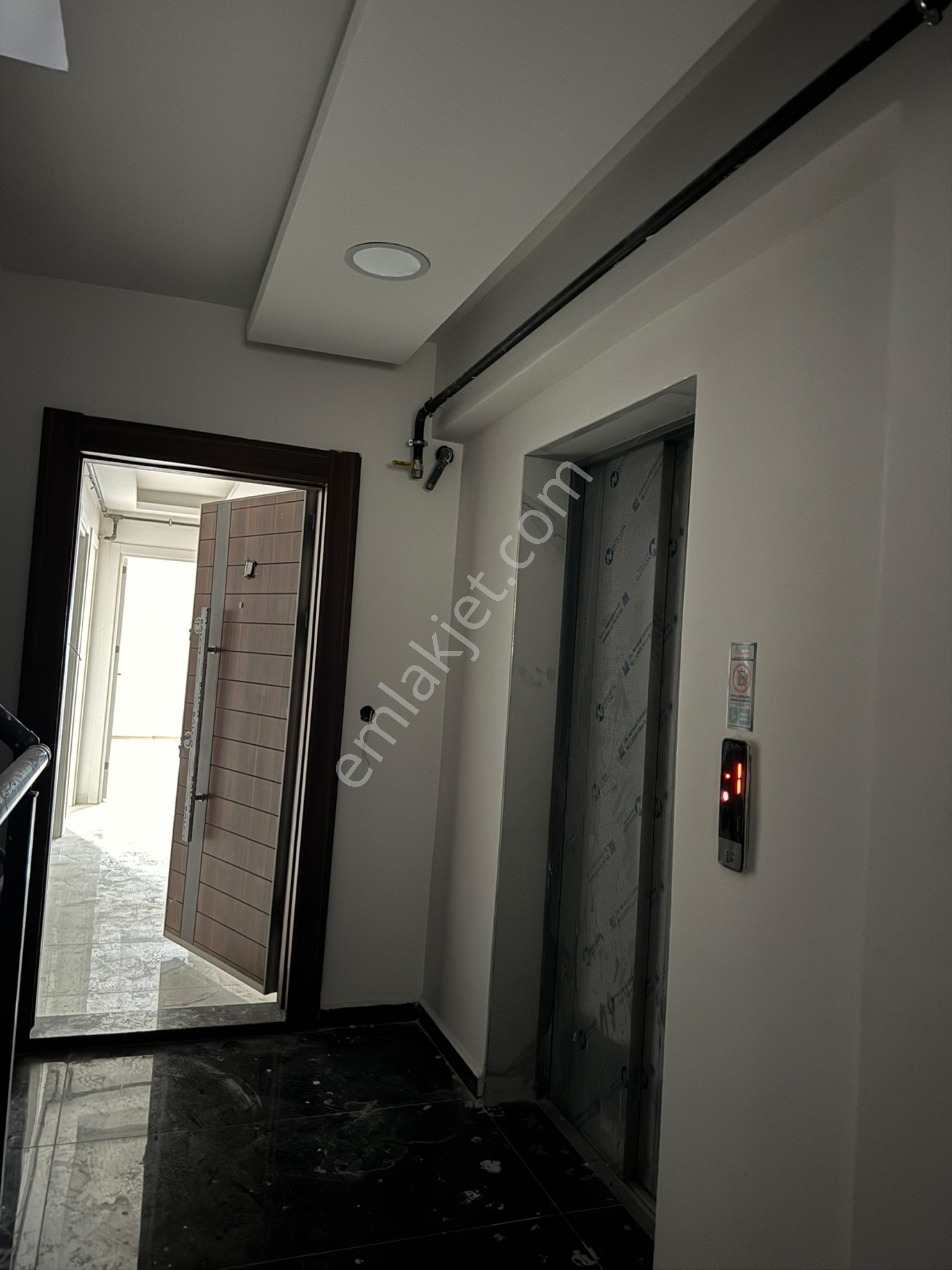 Sahibinden Karşıyaka İmbatlı’da Merkezi Konumda, Kapalı Otoparklı, Engelliye Uygun Modern Daire - Görsel 24