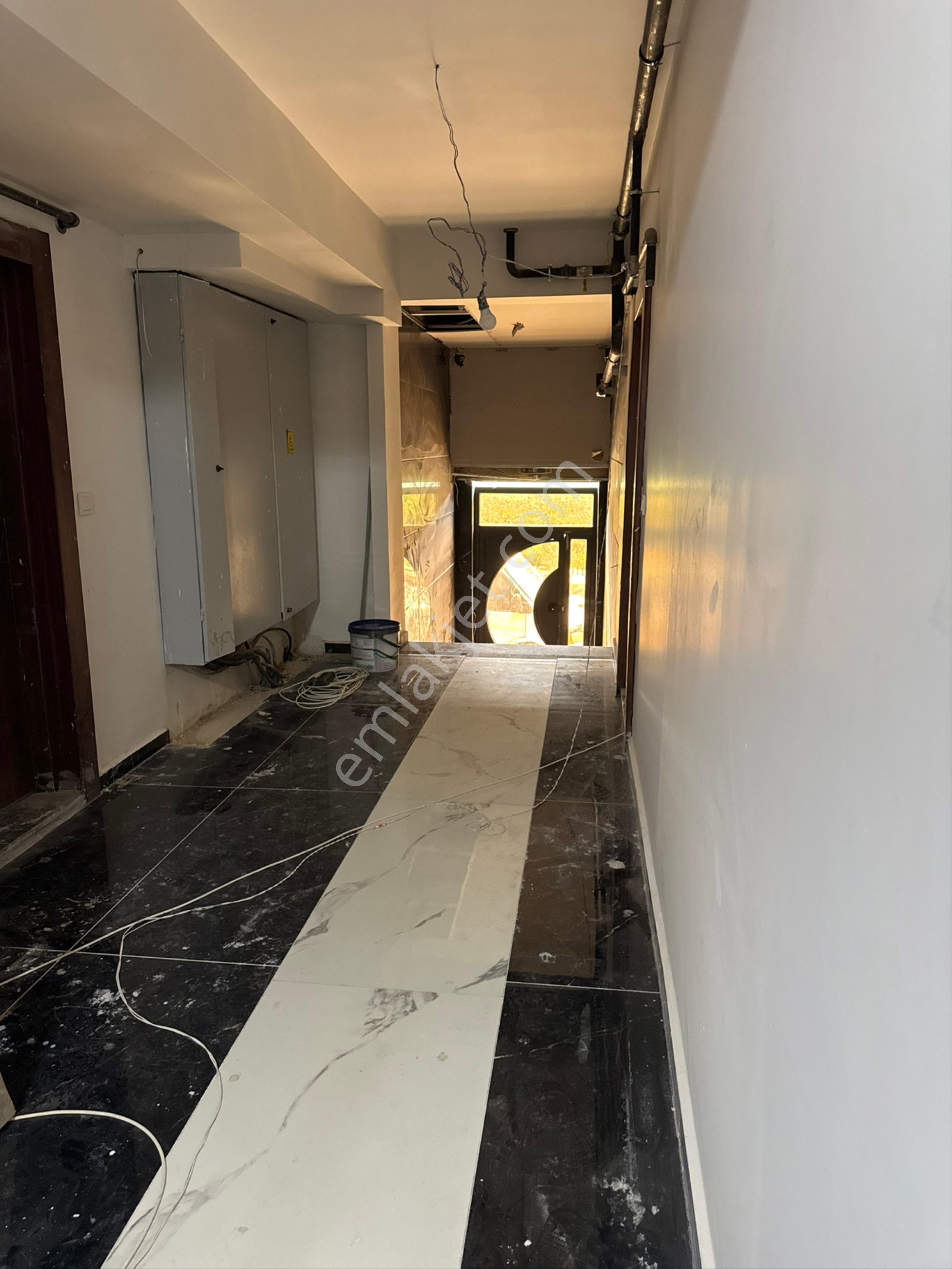 Sahibinden Karşıyaka İmbatlı’da Merkezi Konumda, Kapalı Otoparklı, Engelliye Uygun Modern Daire - Görsel 19