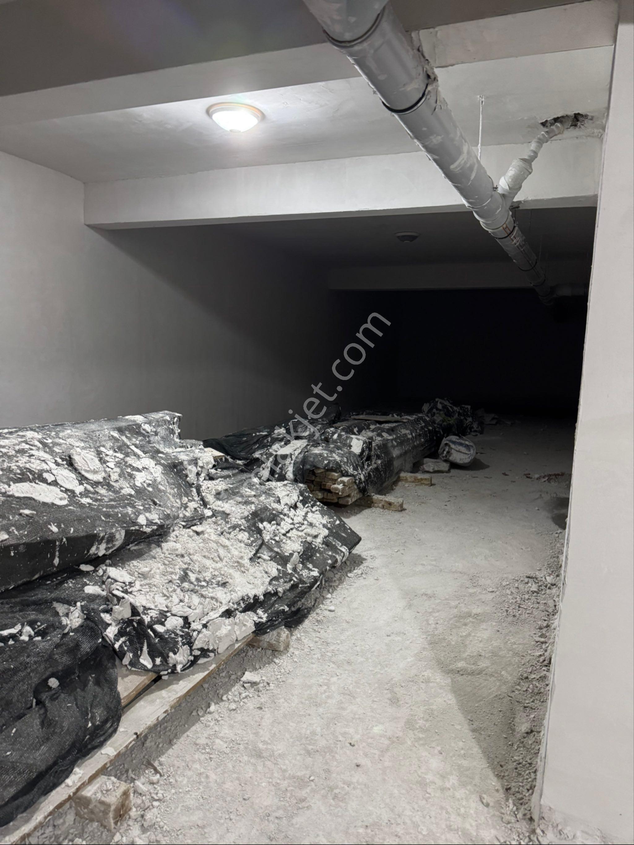 Sahibinden Karşıyaka İmbatlı’da Merkezi Konumda, Kapalı Otoparklı, Engelliye Uygun Modern Daire - Görsel 22