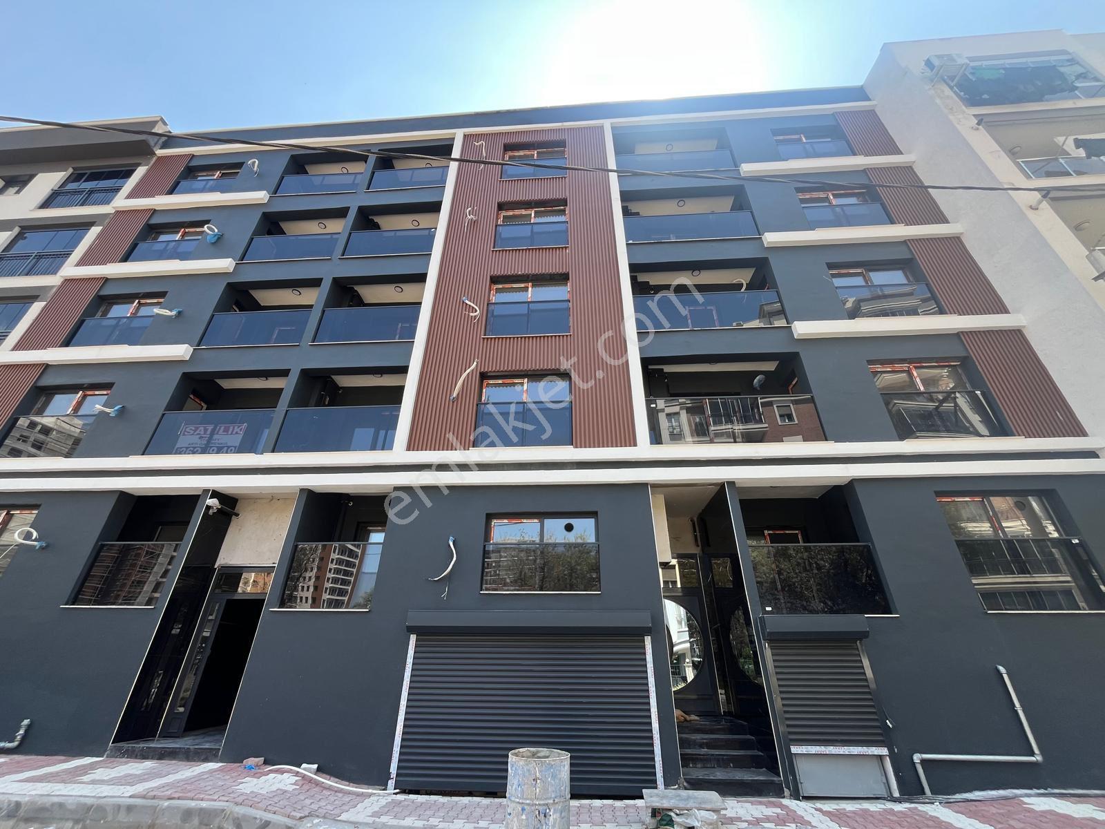 Sahibinden Karşıyaka İmbatlı’da Merkezi Konumda, Kapalı Otoparklı, Engelliye Uygun Modern Daire - Görsel 17