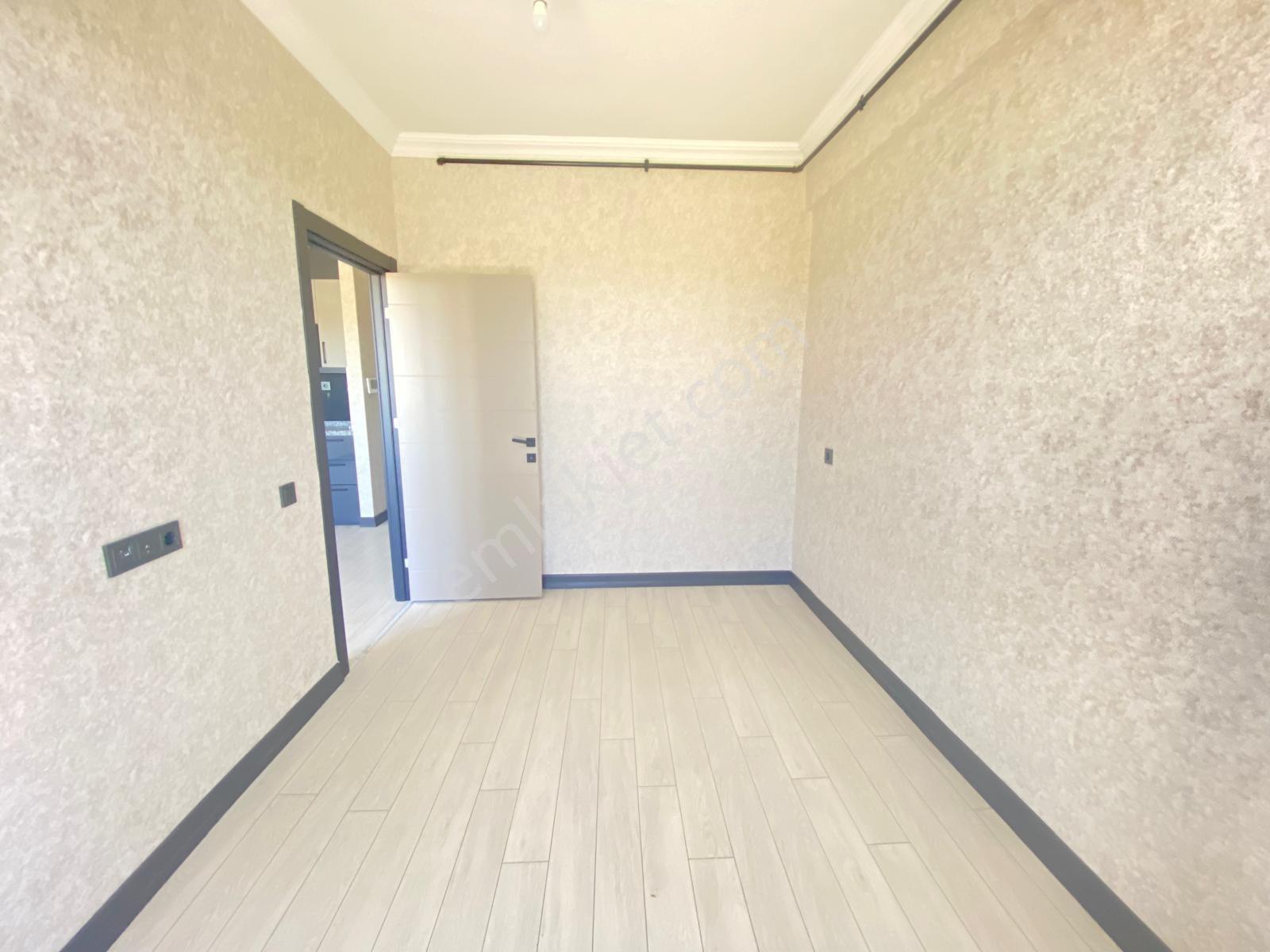 İncek'te Ön Cephe Vadi Manzaralı Cam Balkonlu Lüks Kiralık 1+1 - Görsel 8