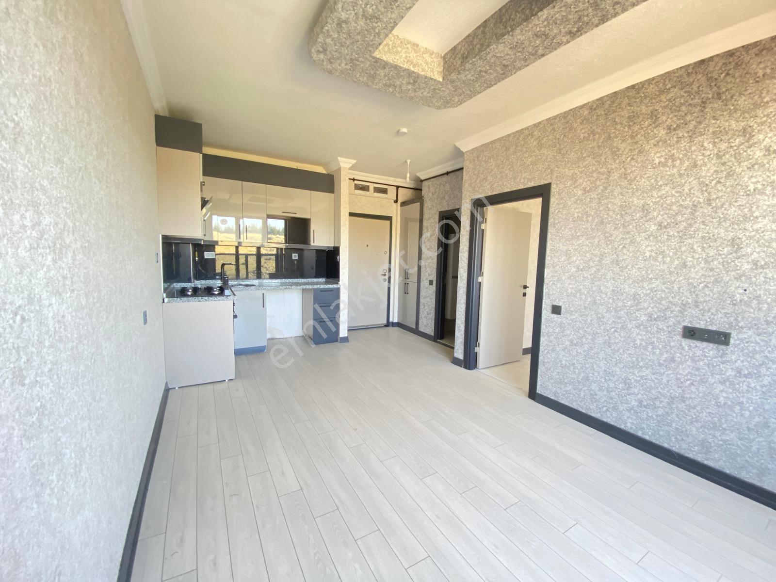 İncek'te Ön Cephe Vadi Manzaralı Cam Balkonlu Lüks Kiralık 1+1 - Görsel 29