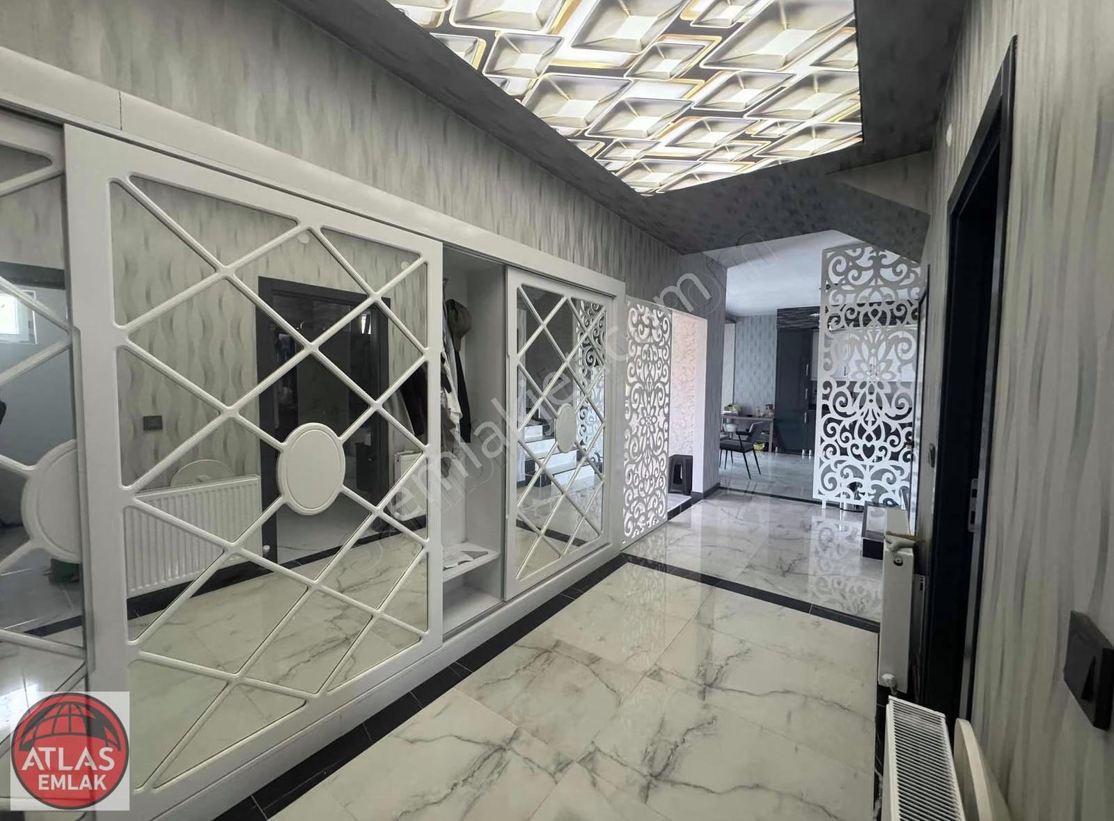 Yeşiltepe'de Satılık 4+1 Lüks Villa, 300m², Masrafsız! - Görsel 18