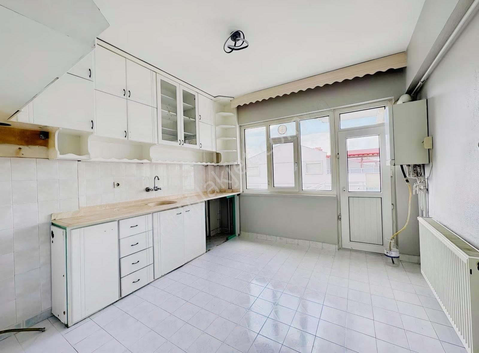 Özlem Yardımcı'dan Buhara Mah'de Bakımlı Kiralık 3+1 Daire - Görsel 16