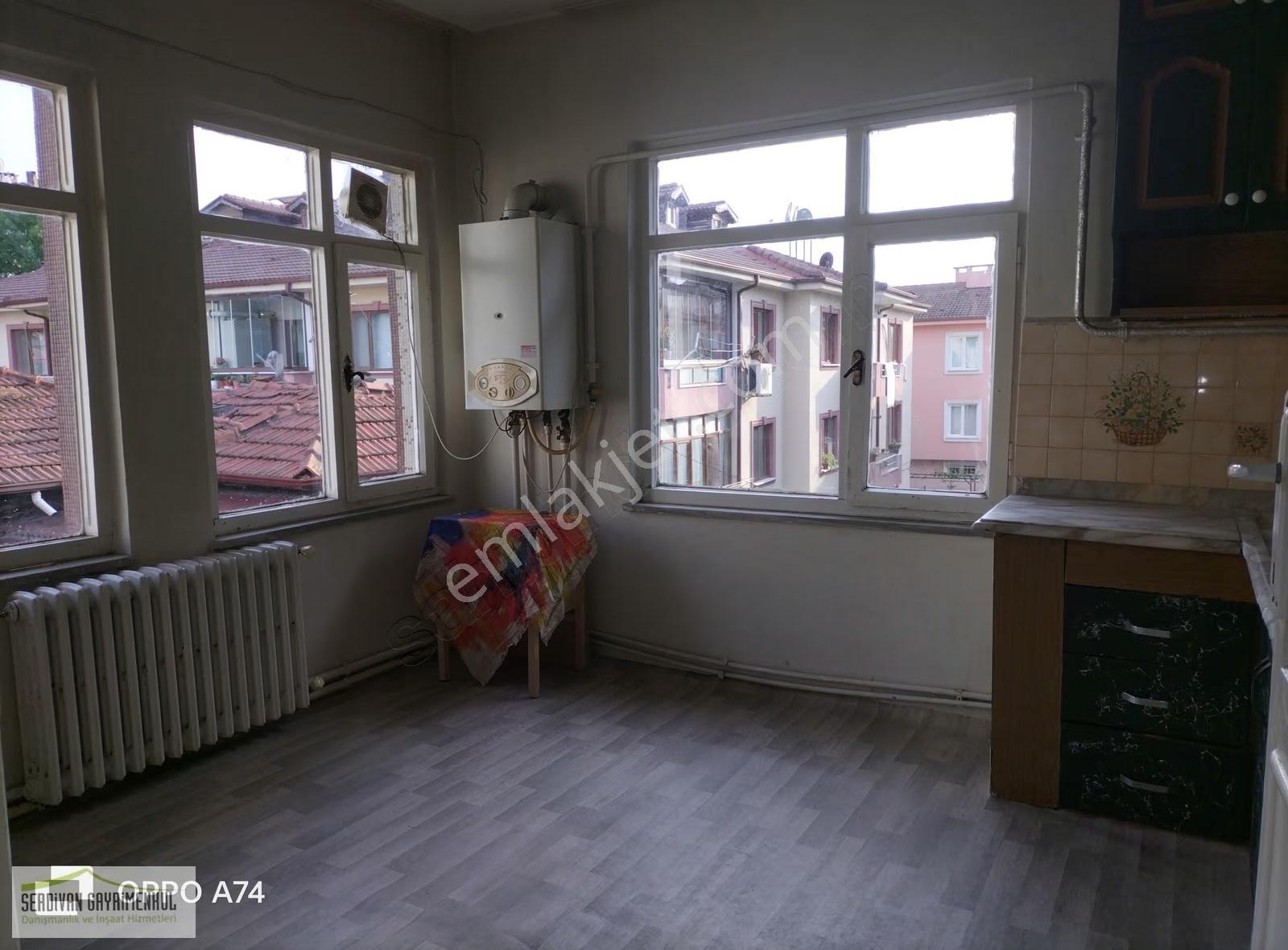 Sakarya Merkezde Kiralık 3+1 Geniş Daire... - Görsel 15
