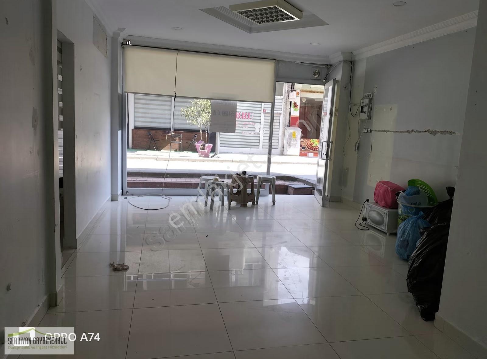 Sakarya Merkezde Kiralık Dükkan..