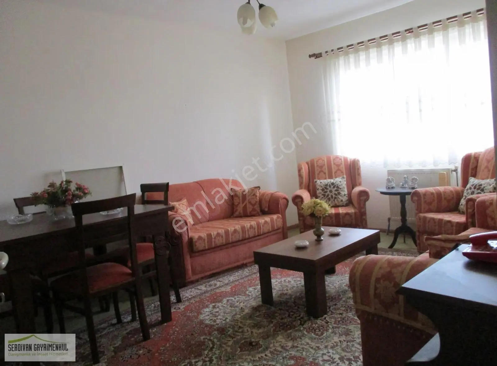 Camili Askerlik Şubesi Civarlarında Satılık 2+1 Daire..