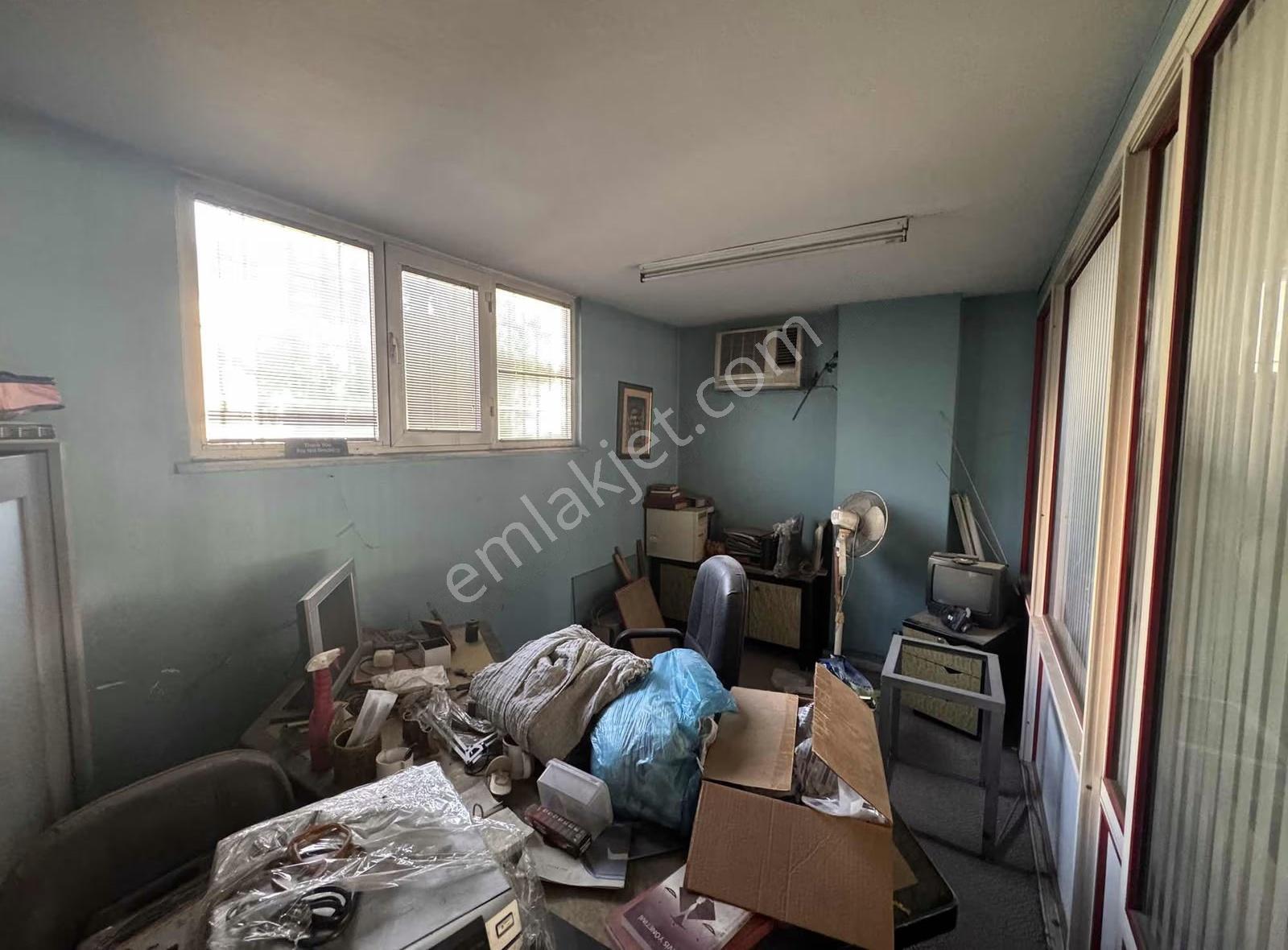 Bağcılar Tramvay Son Durağında 550 M2 Dükkan - Görsel 32