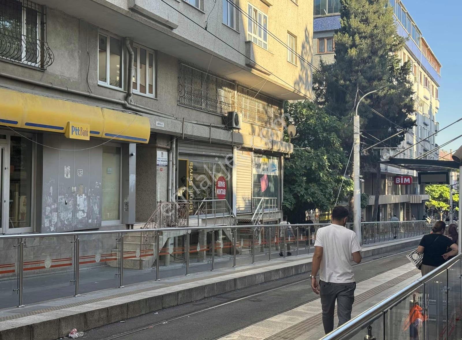 Bağcılar Tramvay Son Durağında 550 M2 Dükkan - Görsel 13
