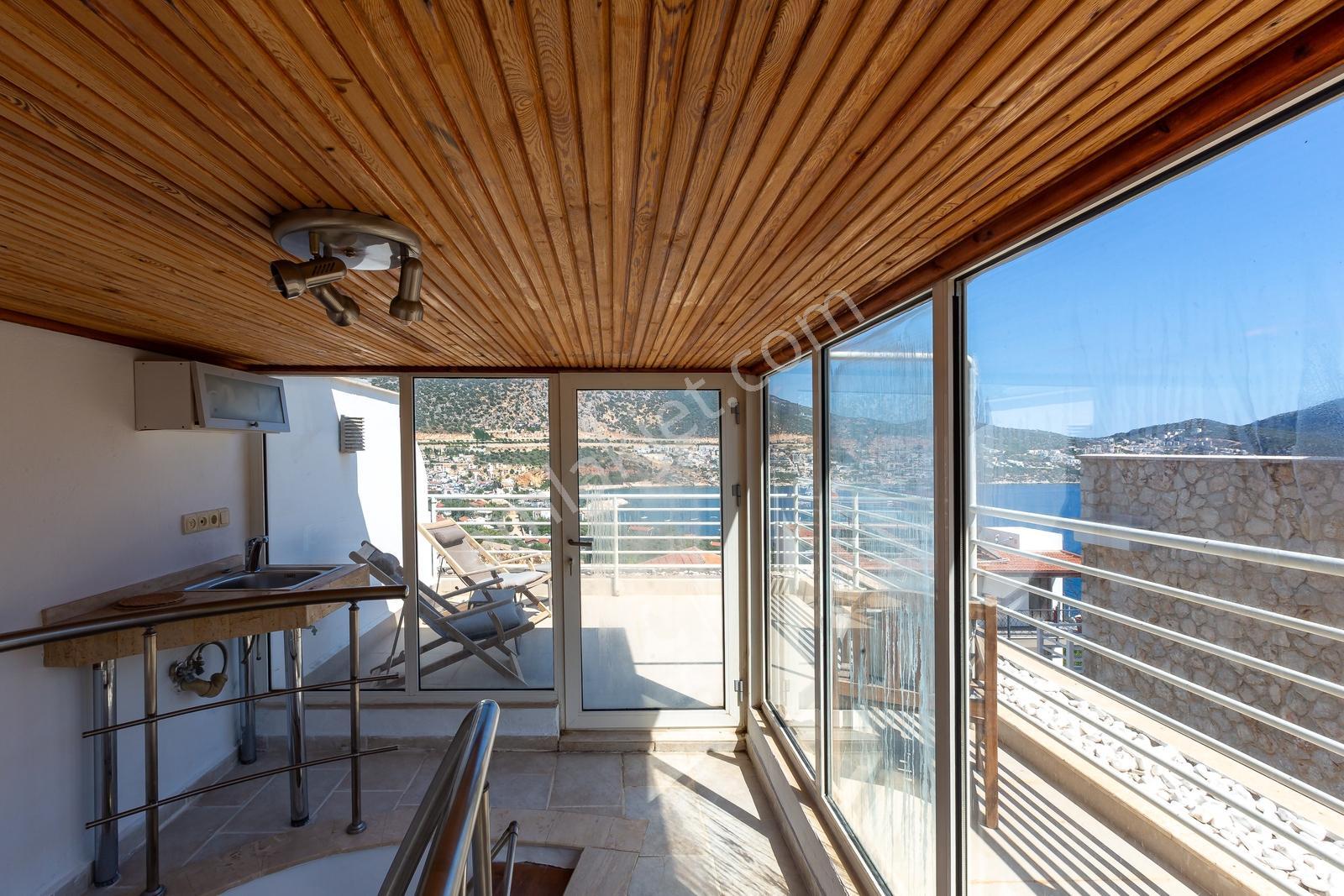 Kalkan Old Towna Yakın Deniz Manzaralı 3+1 Villa - Görsel 15