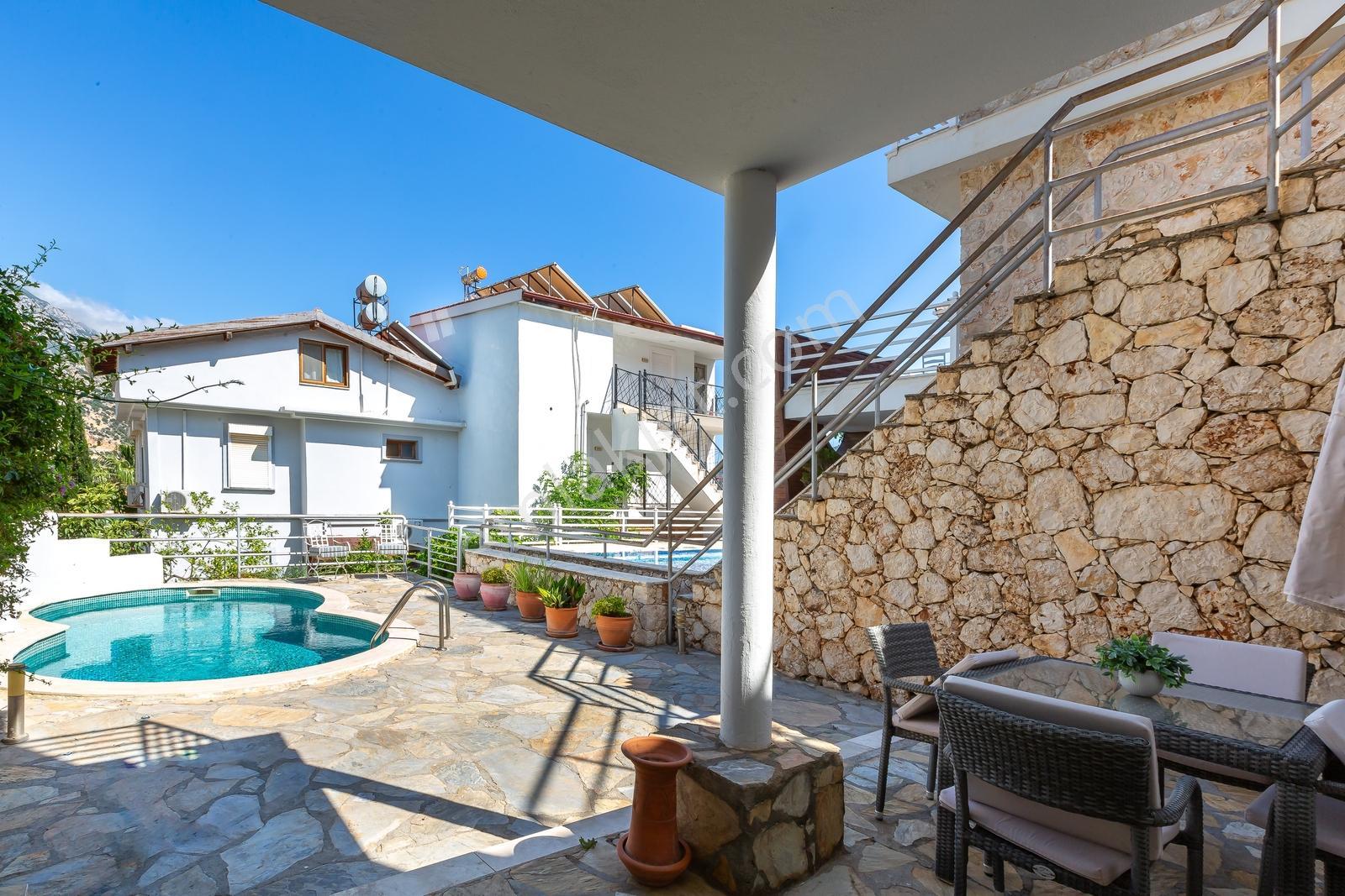 Kalkan Old Towna Yakın Deniz Manzaralı 3+1 Villa - Görsel 4