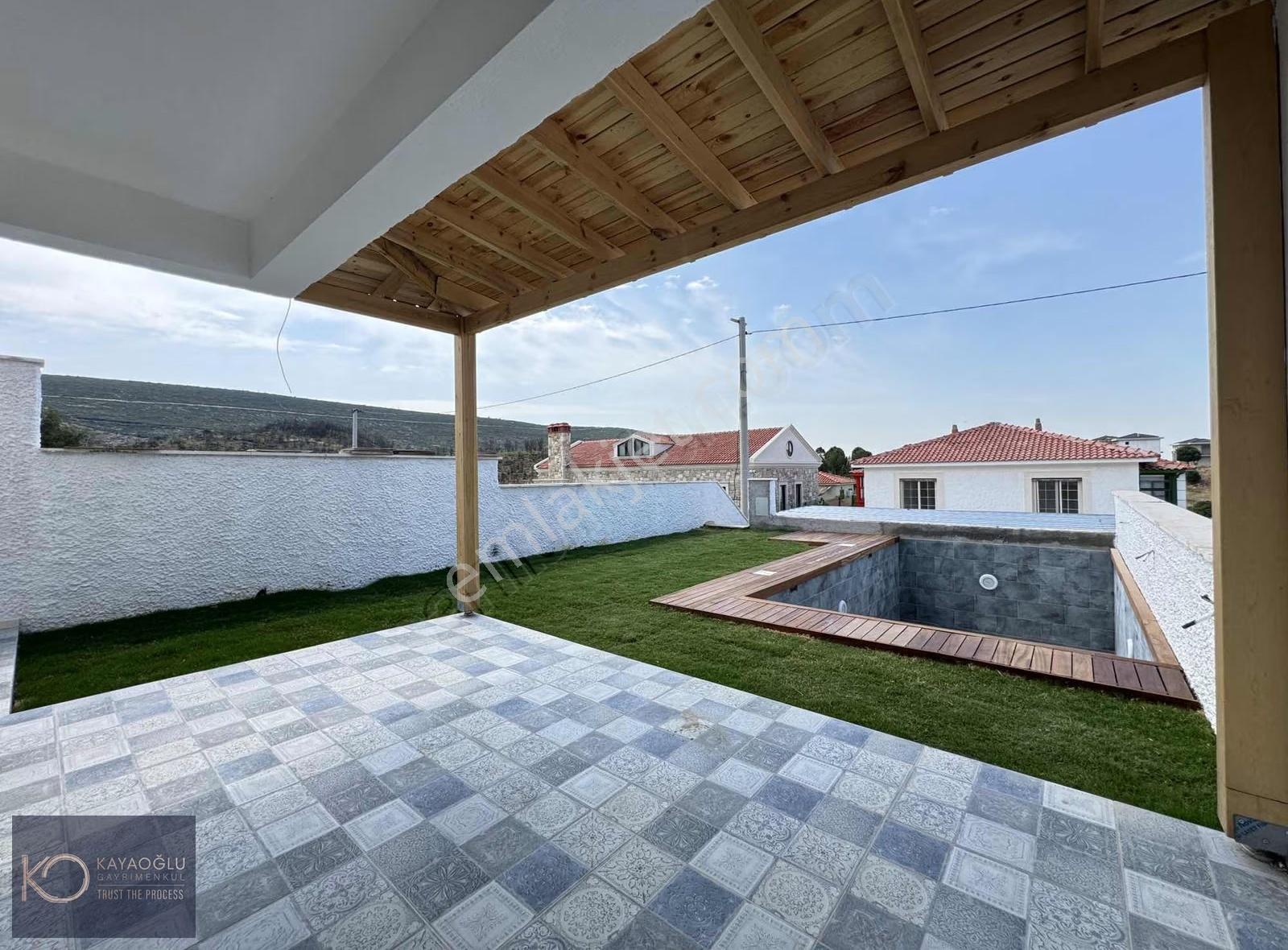 Foça Kozbeyli Gerenköy Kavşağı'nda Müstakil Havuzlu Lüks Villa - Görsel 15