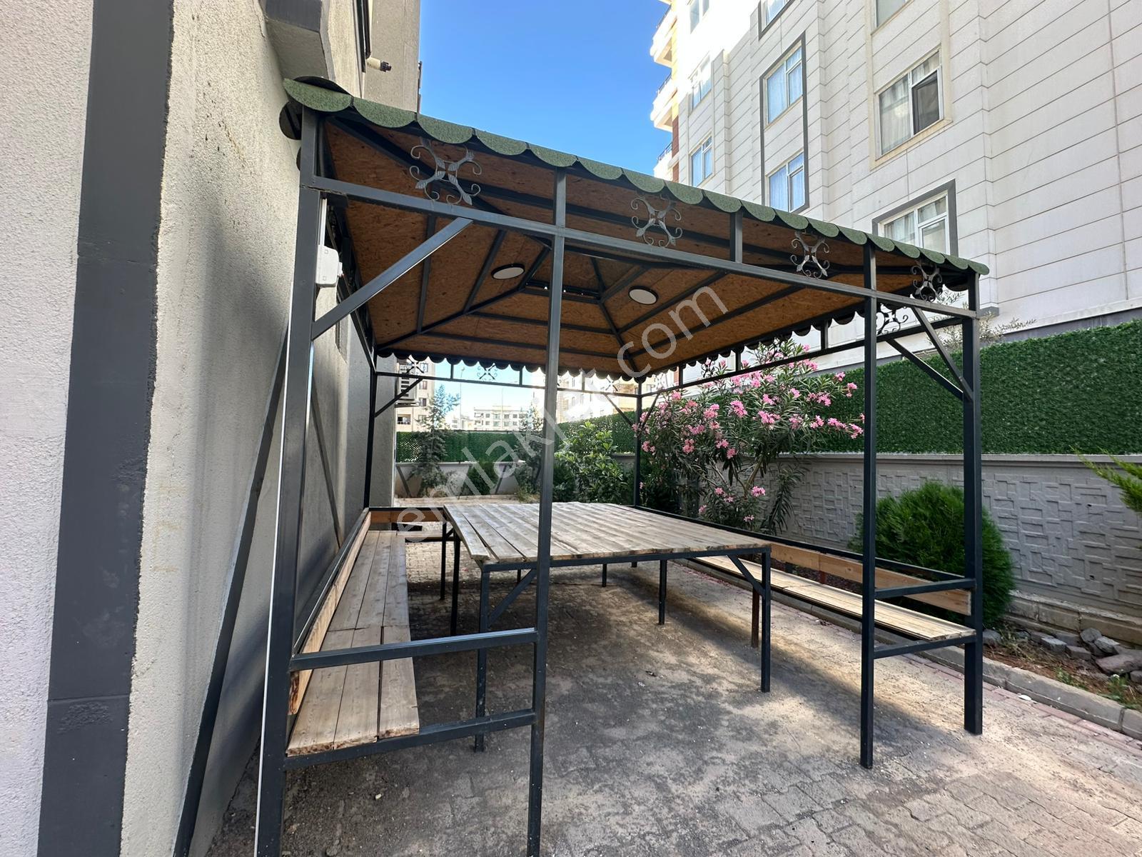 Akev Gayrimenkul'den Narlıkuyu Mah. Cadde Üstü Arakat 3+1 Daire - Görsel 4