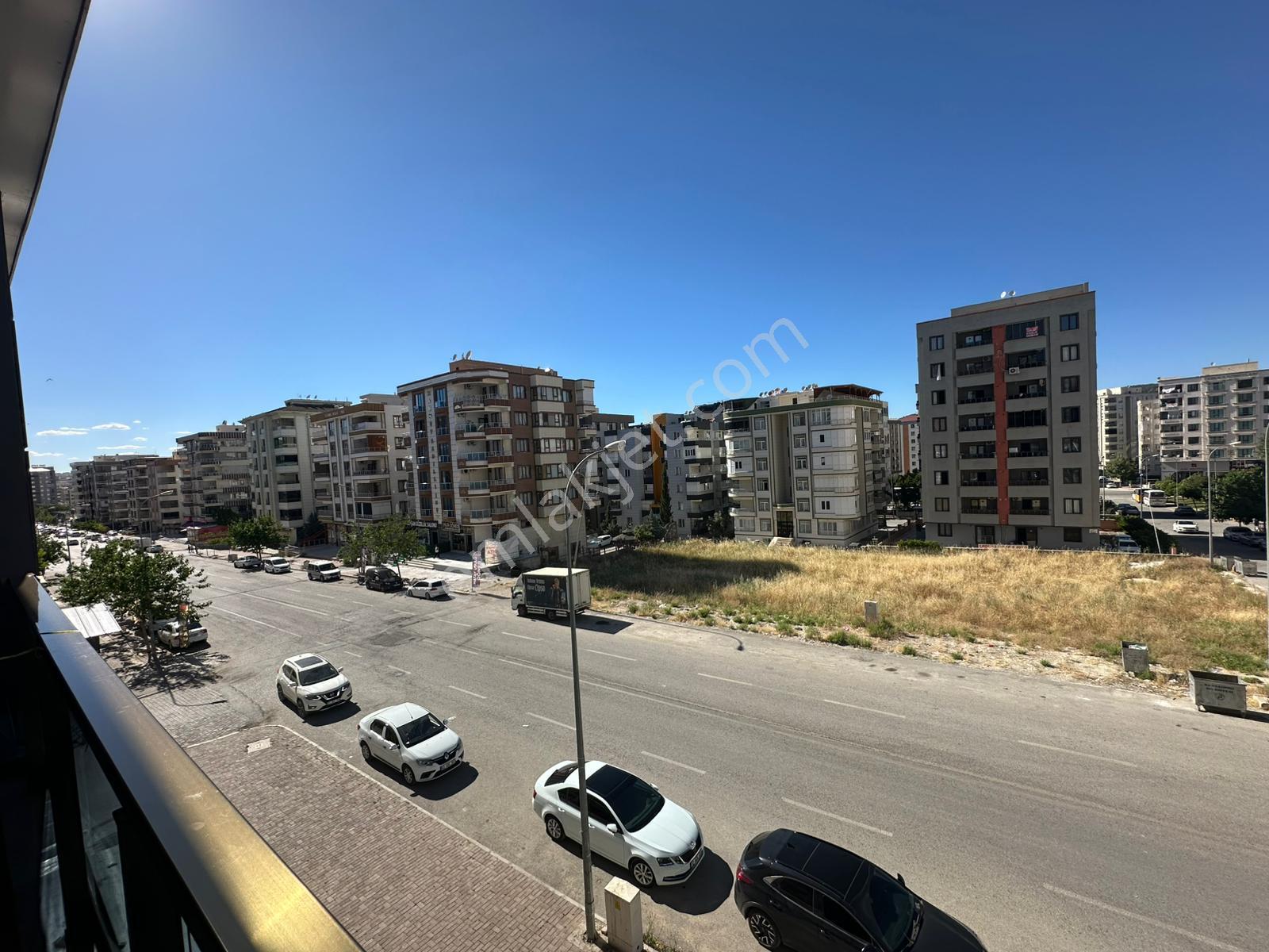 Akev Gayrimenkul'den Narlıkuyu Mah. Cadde Üstü Arakat 3+1 Daire - Görsel 8