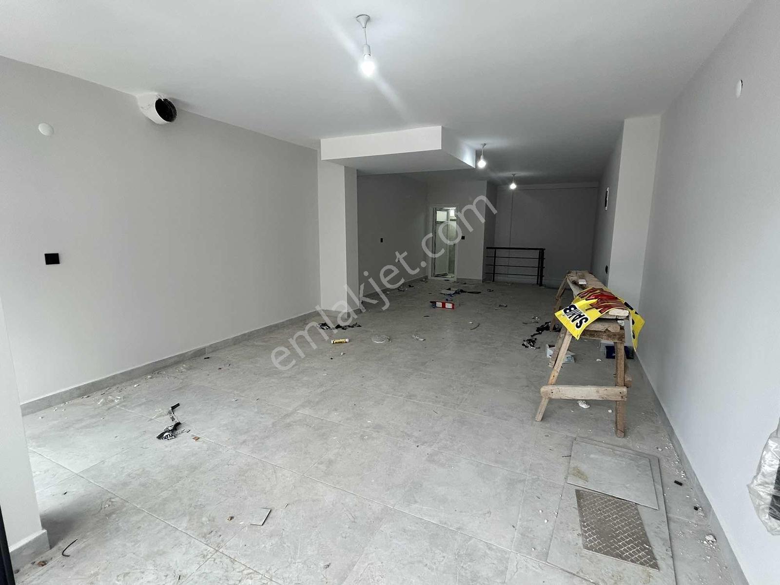 Çamlıbel'de Satılık Cad.üzeri Yasemin Taksi Yakını Depolu Dükkan - Görsel 4
