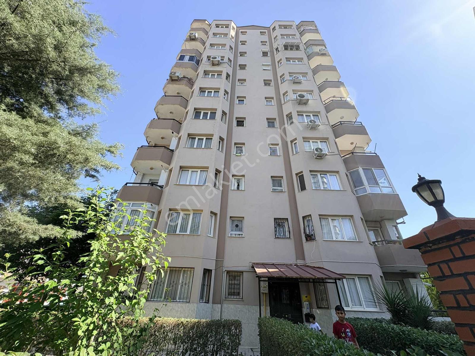 Buket Emlaktan Satılık 1+1 Daire Doğalgazlı Asansörlü Kilerli