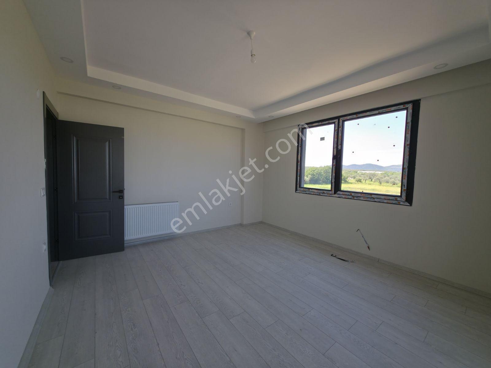Burhaniye Cumhuriyet Mah. Sıfır 2+1 Kiralık Daire Ayrı Mutfak - Görsel 12