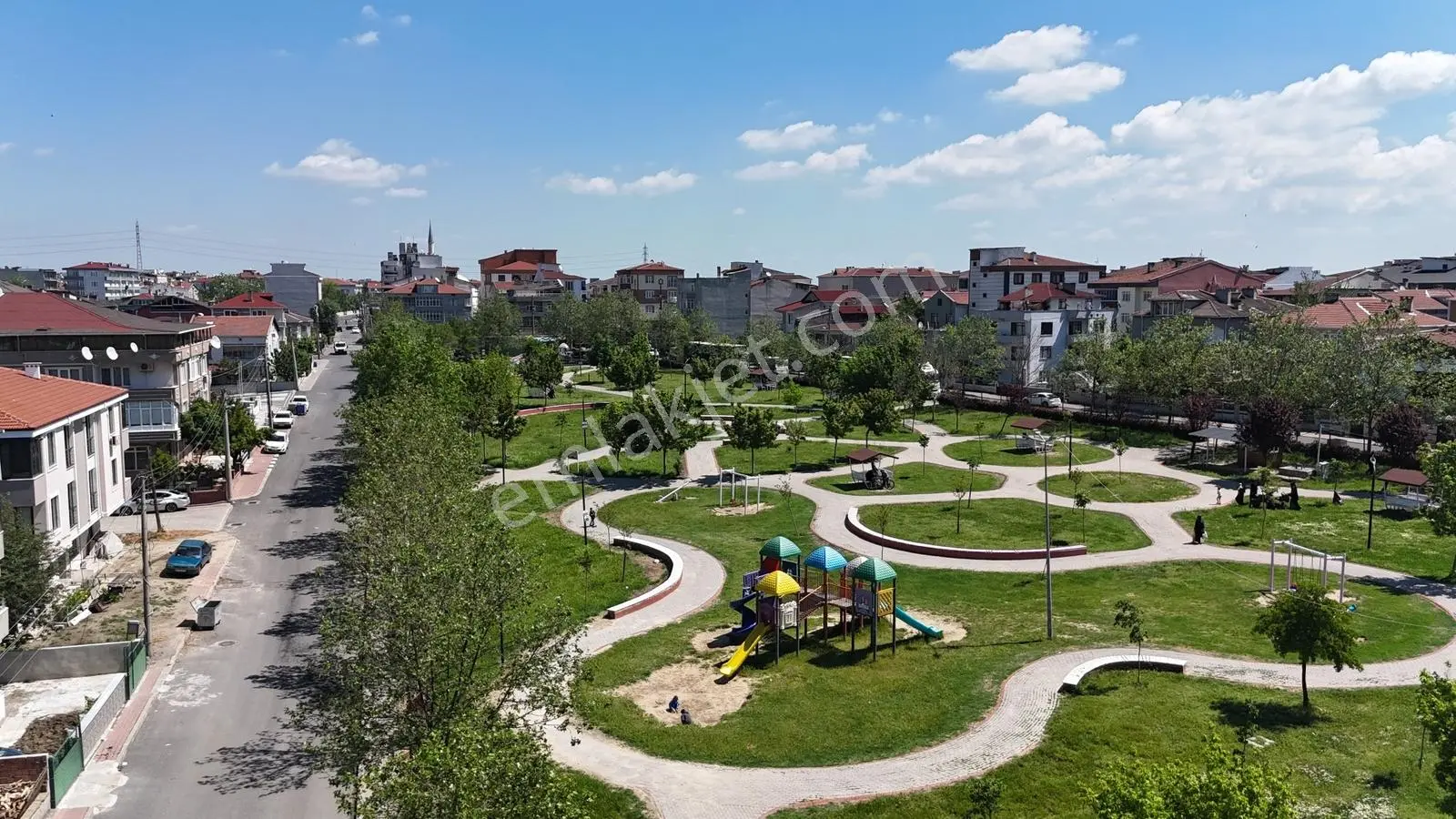 Sağlık Mahallesi Kiralık 1+1 Giriş Kat Daire Merkezi Konum