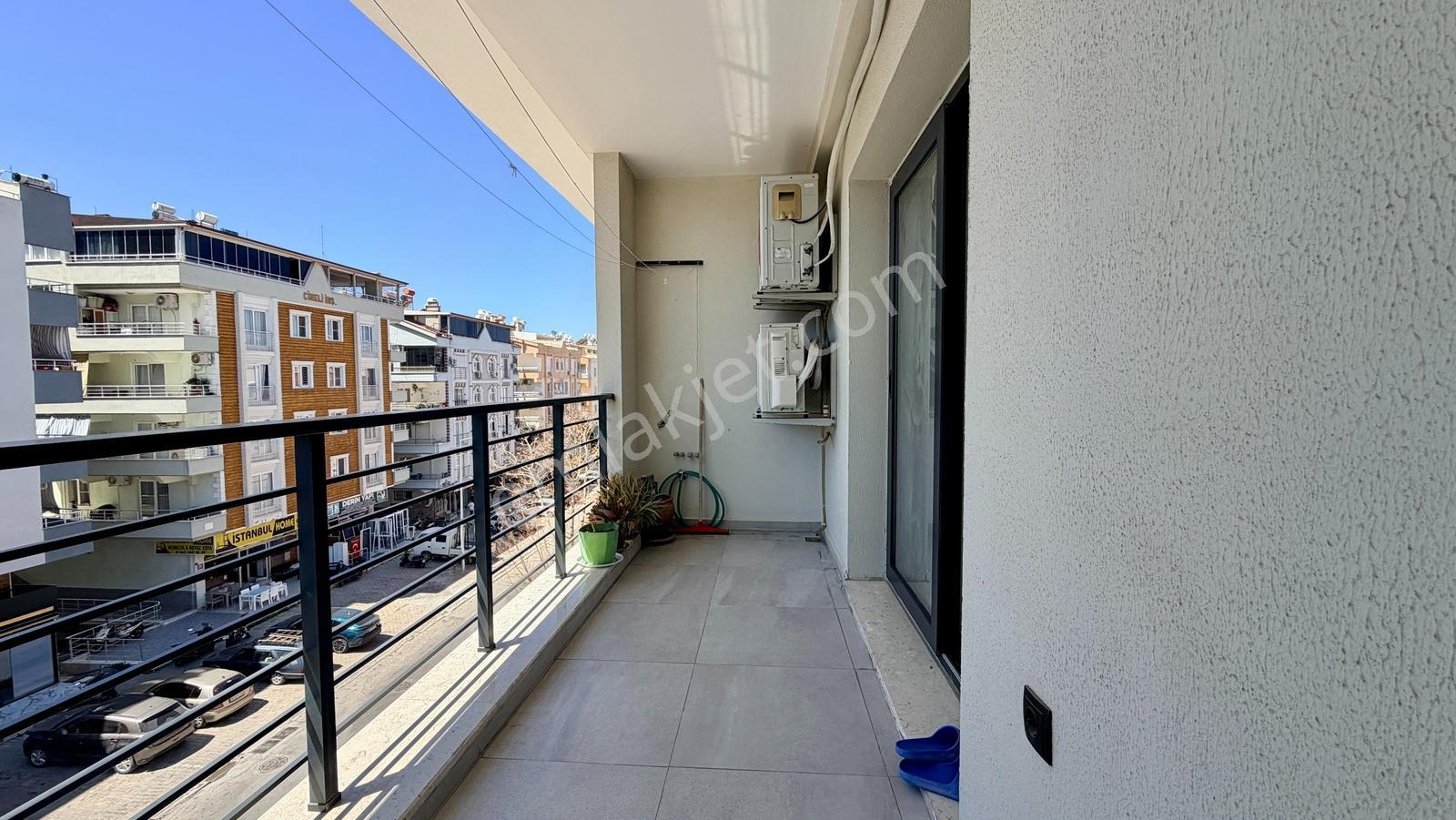 Didim Pınar Caddesinde Yeni Binada Asansörlü 3+1 Dubleks Daire - Görsel 12
