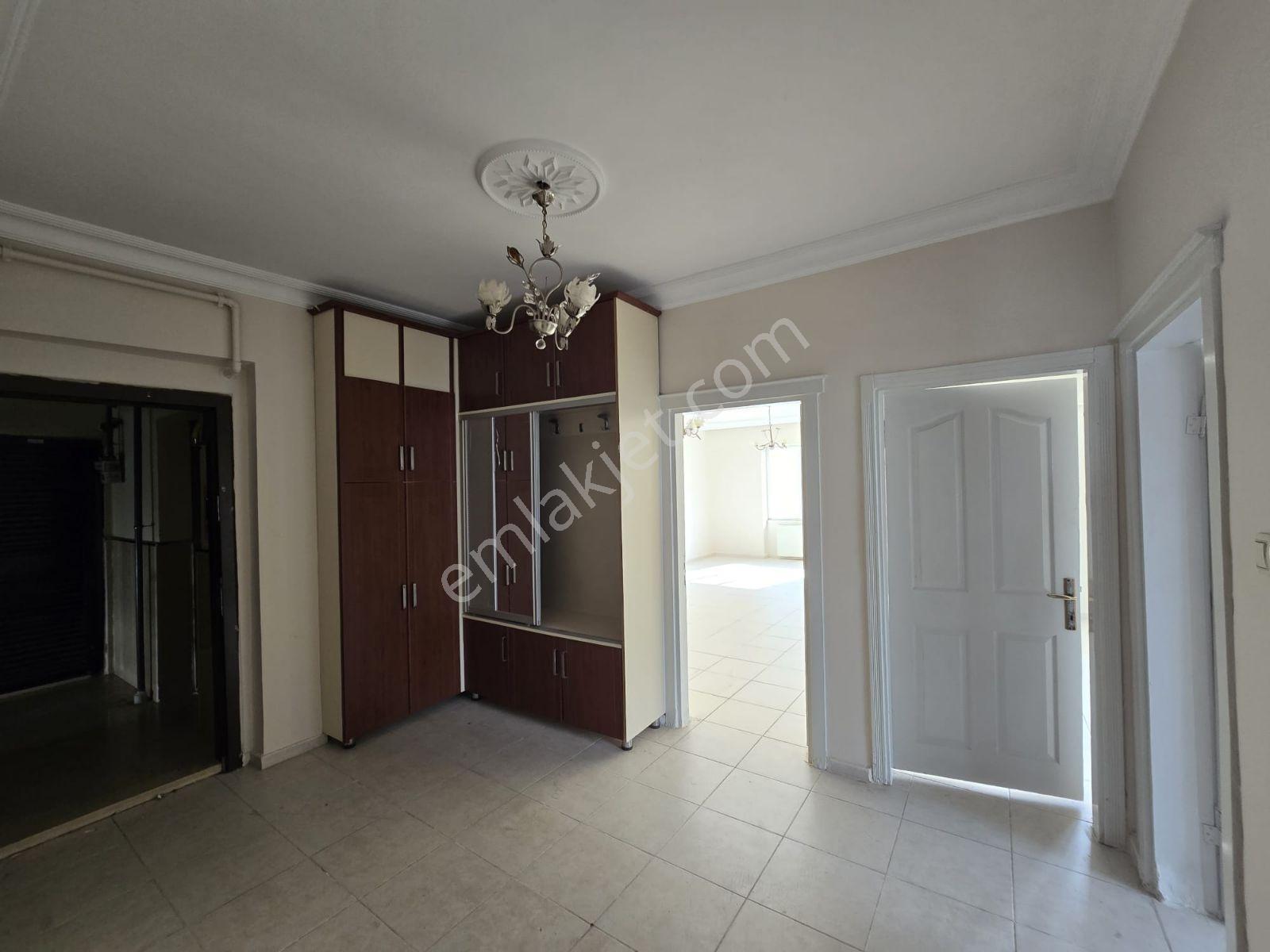 Azger Emlaktan Karşıyakada 4+1 Kiralık Daire - Görsel 8