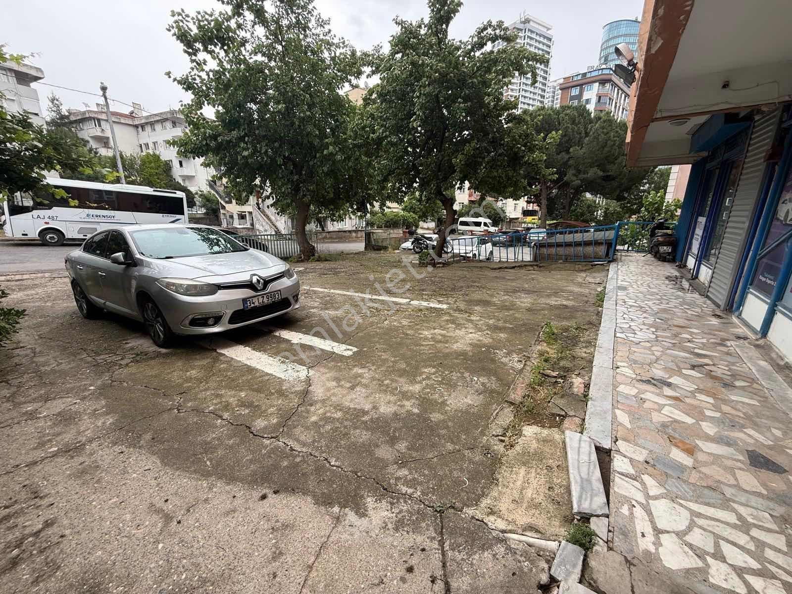 Cevizli Savaş Sokak Balkonlu Ferah Kombili 2+1 Daire