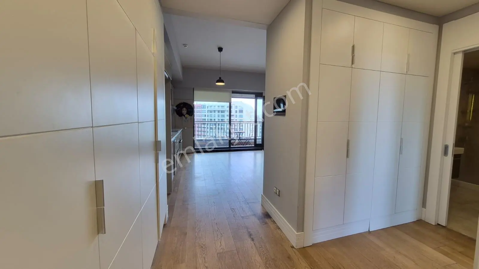 Sinpaş Kule Büyük Tip 1+1 Balkonlu Mazaralı Kiralık Daire - Görsel 2