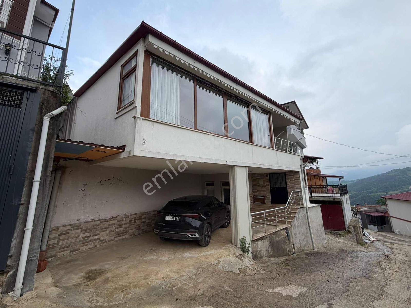 Altın Emlak Trabzon Esiroğlunda Müstakil Ev Ve Arsa