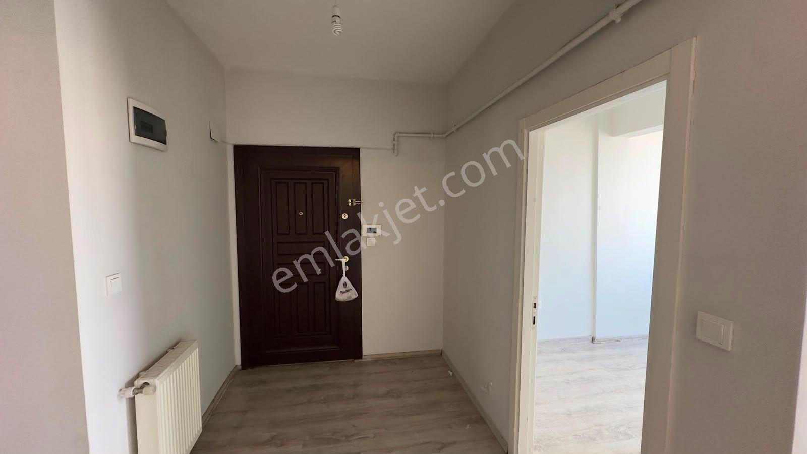 Beylikdüzü Site Metrobüse 3 Dk Ferah Geniş 1+1 Kiralık Daire - Görsel 4