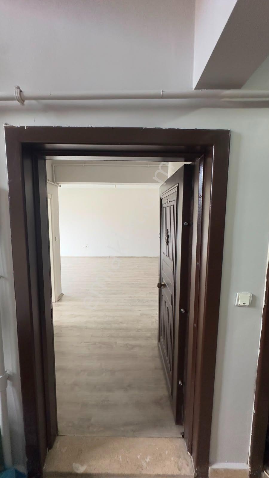 Beylikdüzü Site Metrobüse 3 Dk Ferah Geniş 1+1 Kiralık Daire - Görsel 3