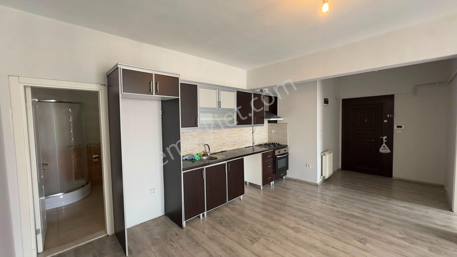 Beylikdüzü Site Metrobüse 3 Dk Ferah Geniş 1+1 Kiralık Daire - Görsel 16
