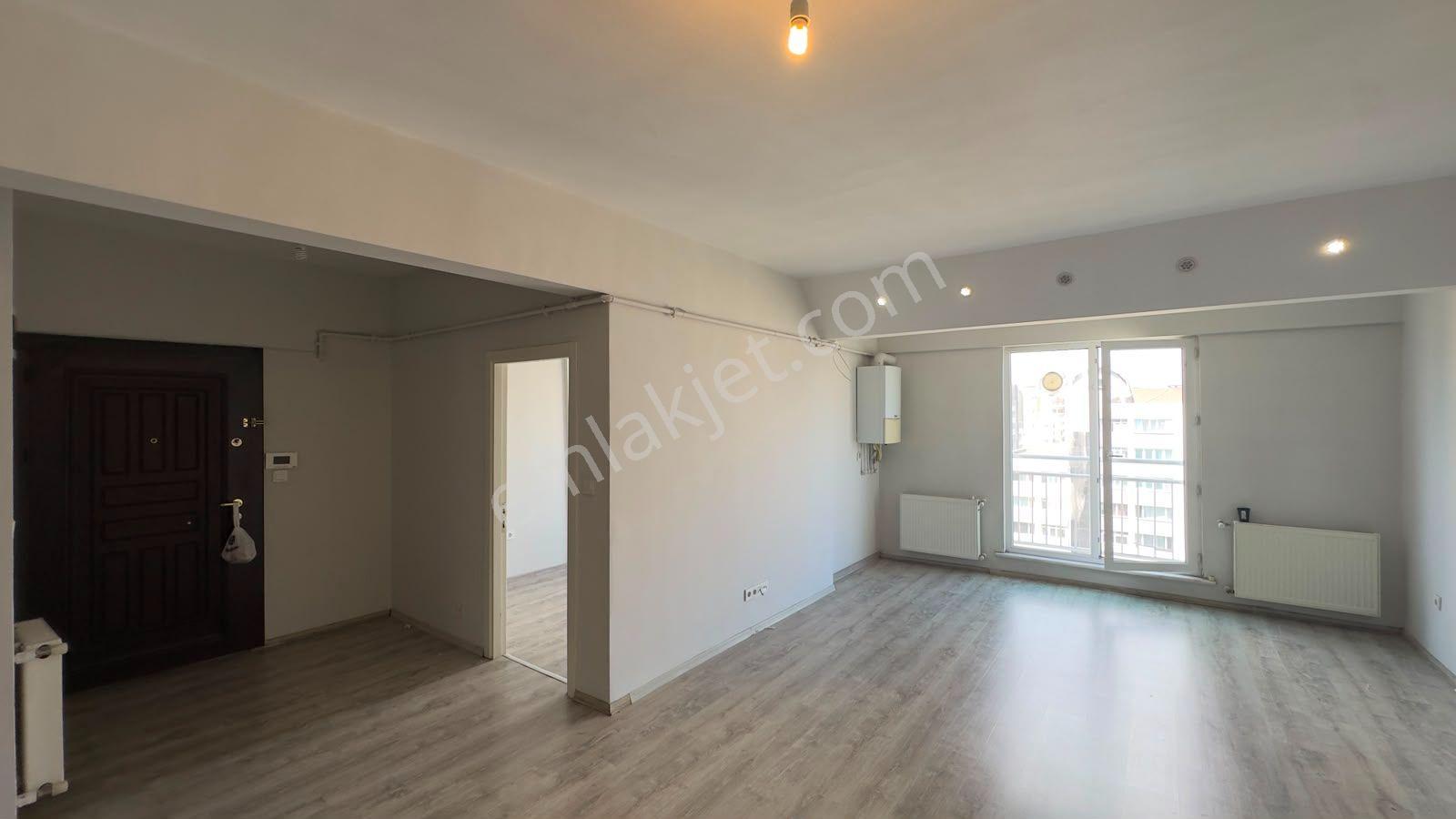 Beylikdüzü Site Metrobüse 3 Dk Ferah Geniş 1+1 Kiralık Daire - Görsel 2